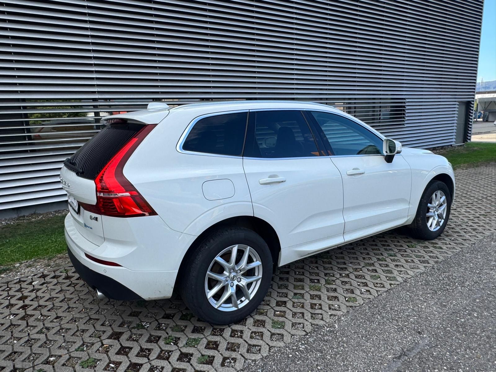 VOLVO XC60 B4 Diesel Mild Hybrid AWD Inscription Geartronic-image-4