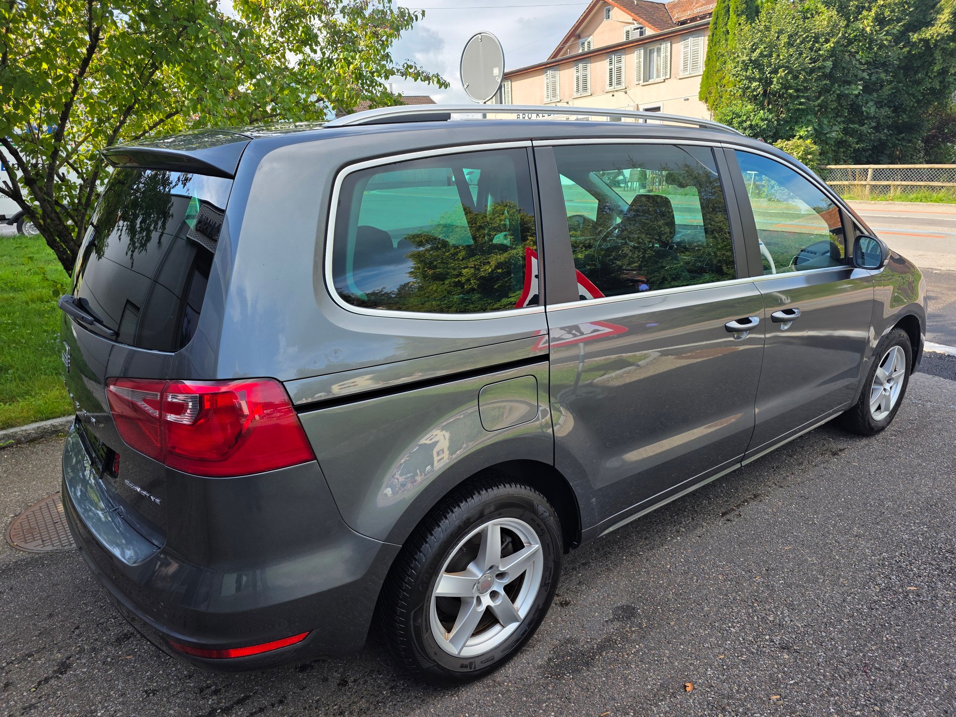 SEAT SEAT 1.4 TSI Style | 7-Sitzer | MFK 2026 | Service 2026 | inklusive neuer Winterreifen-image-4