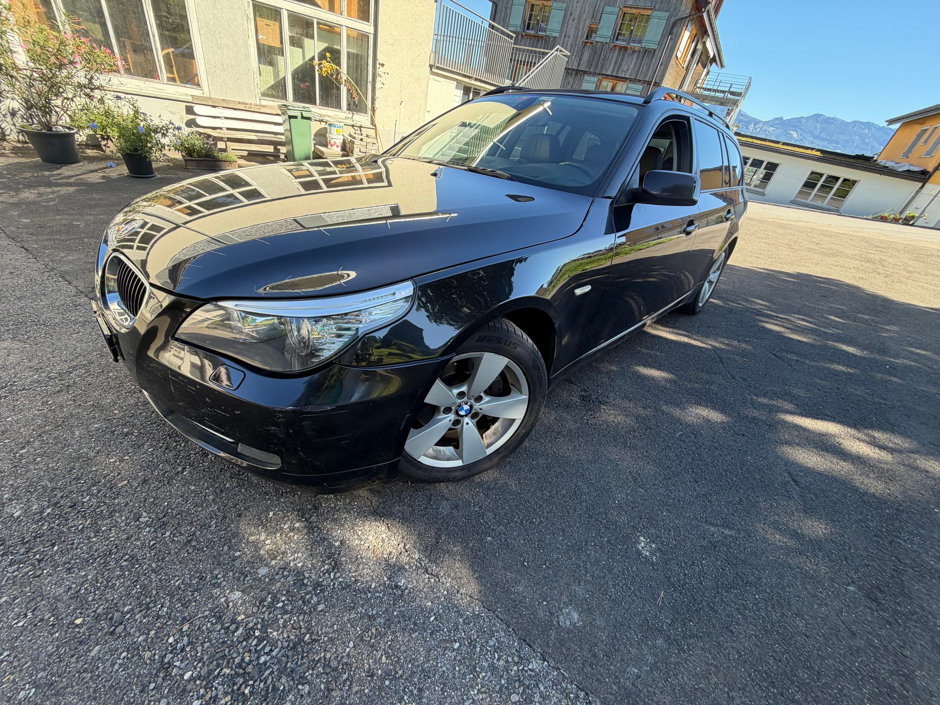 BMW 530xd Touring Steptronic-image-1