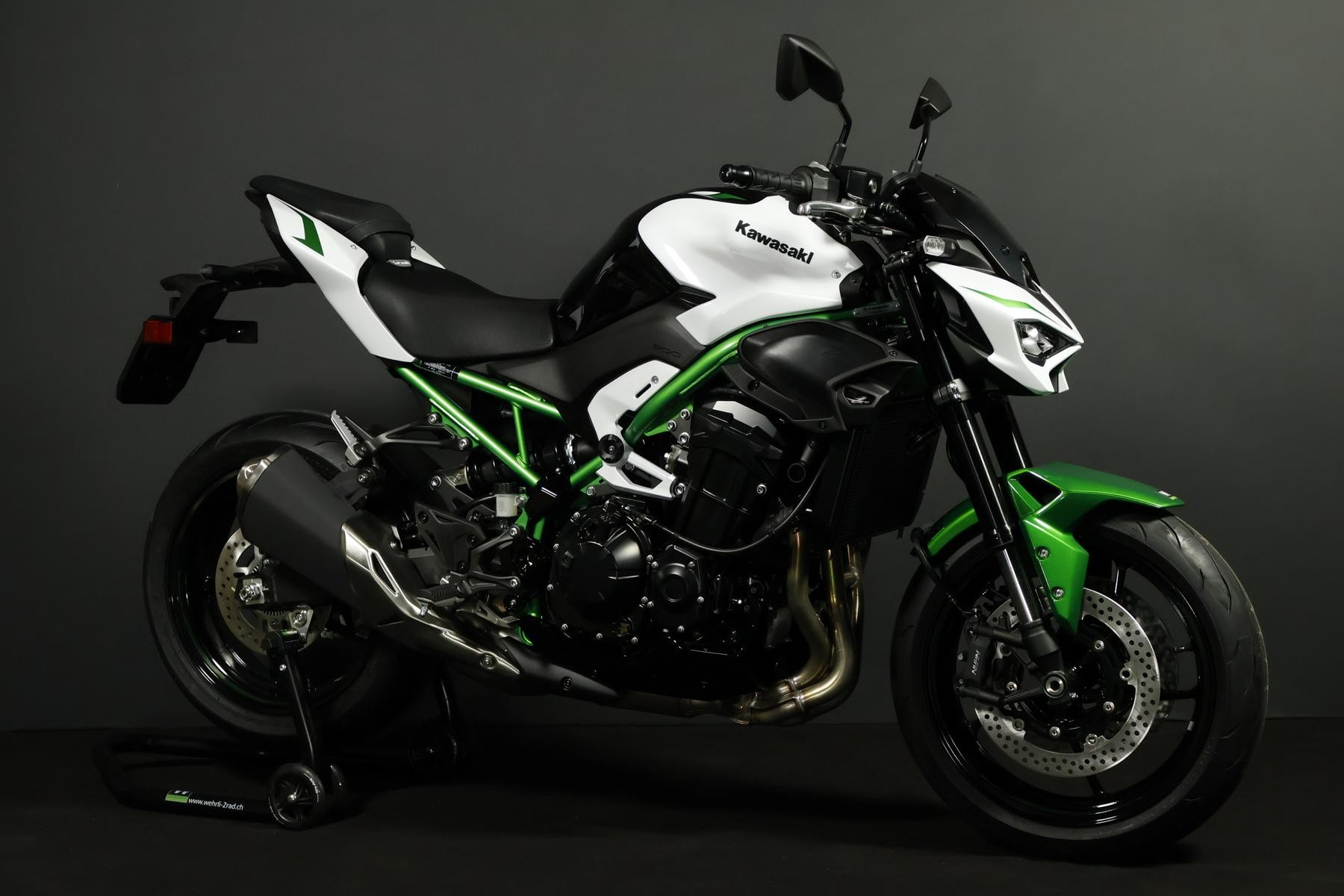 KAWASAKI KAWASAKI Z 900 (91/70/35 KW)-image-1