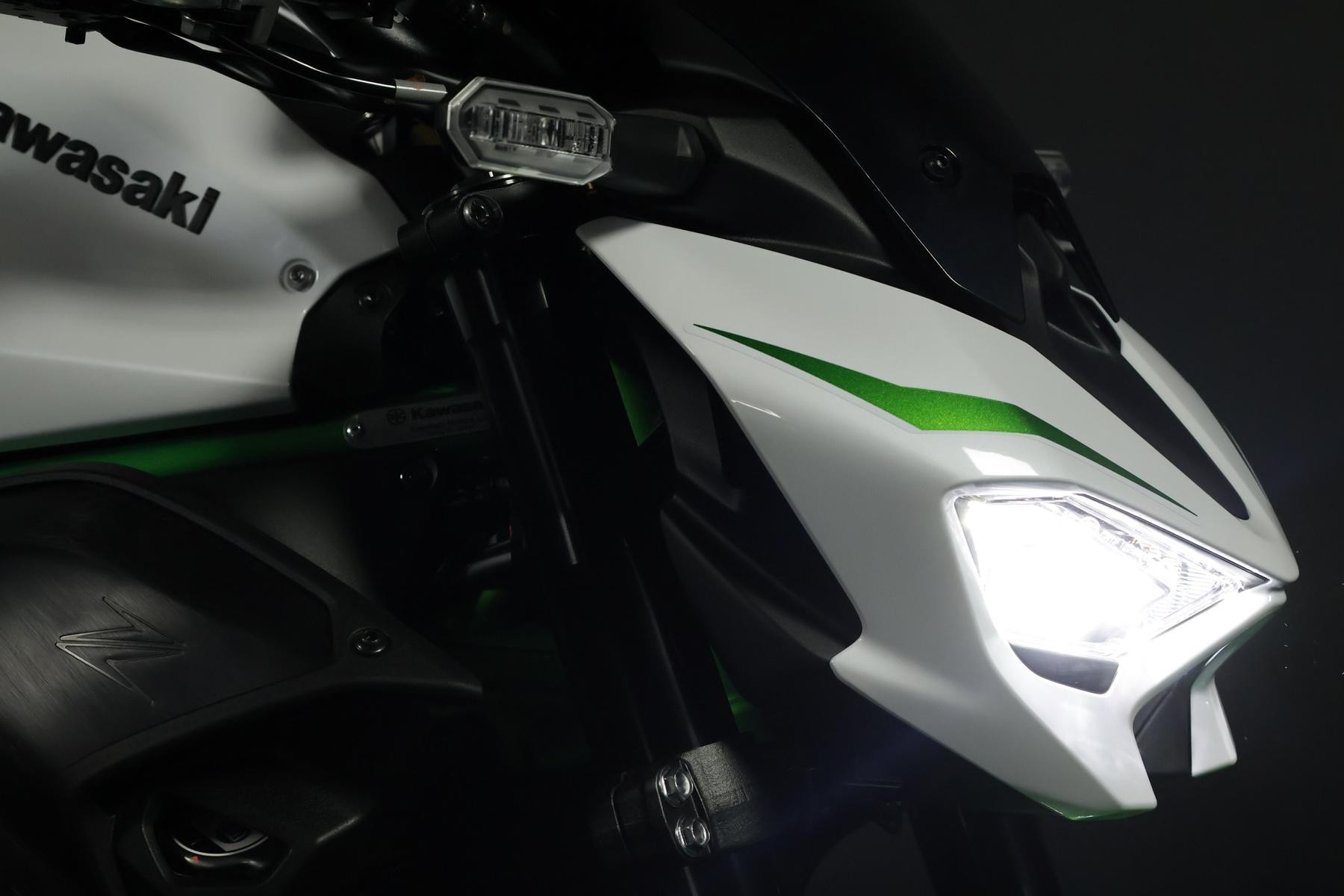KAWASAKI KAWASAKI Z 900 (91/70/35 KW)-image-4