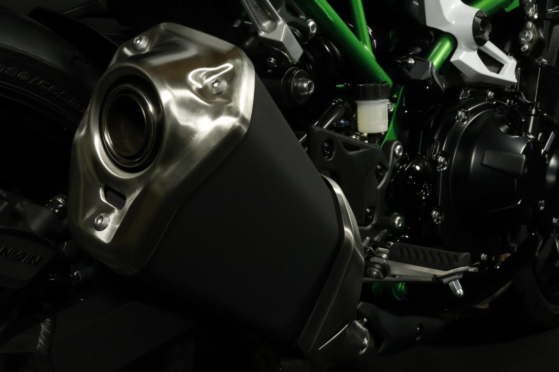 KAWASAKI KAWASAKI Z 900 (91/70/35 KW)-image-8