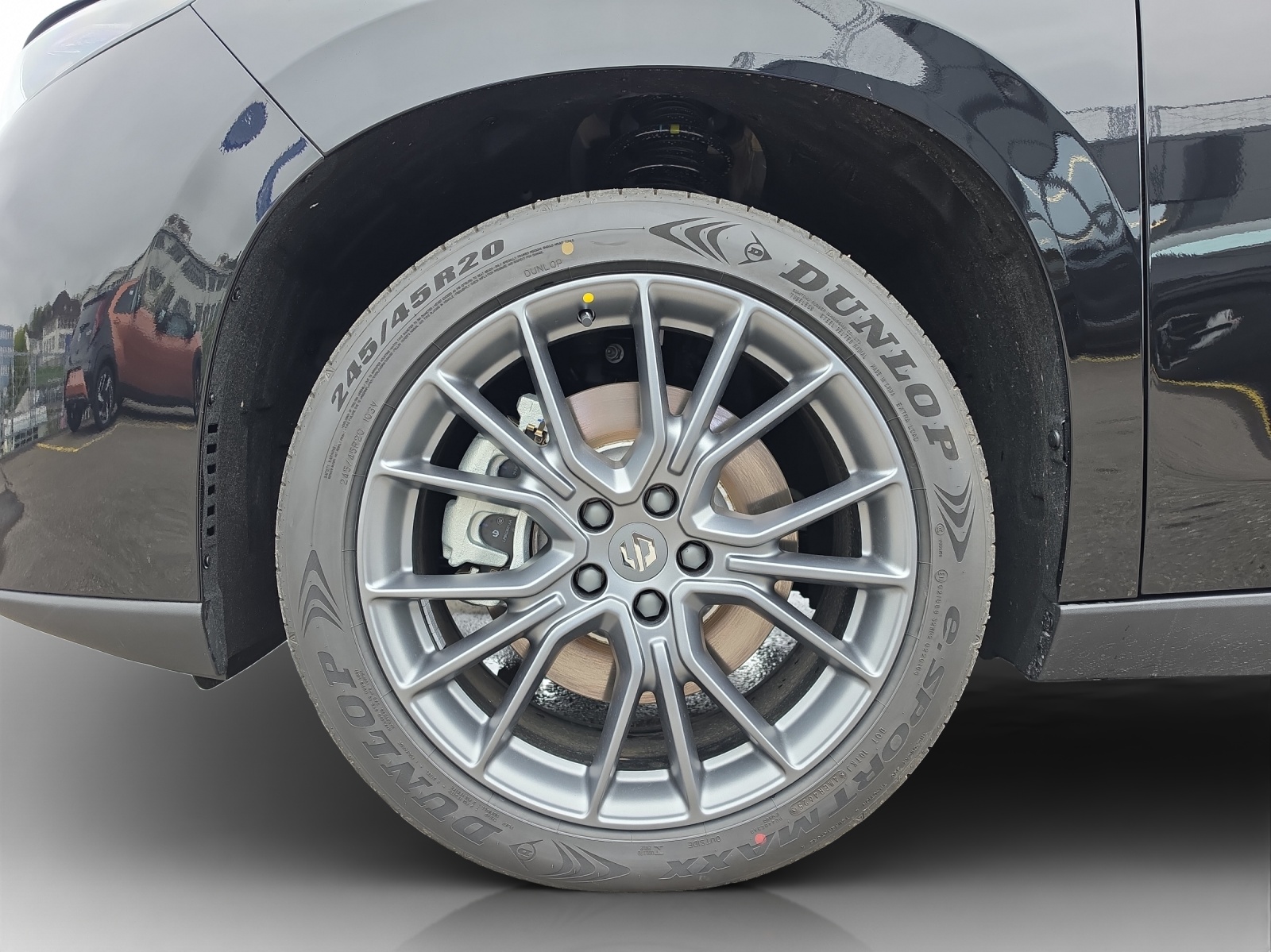 LEAPMOTOR C10 EV AWD-image-11
