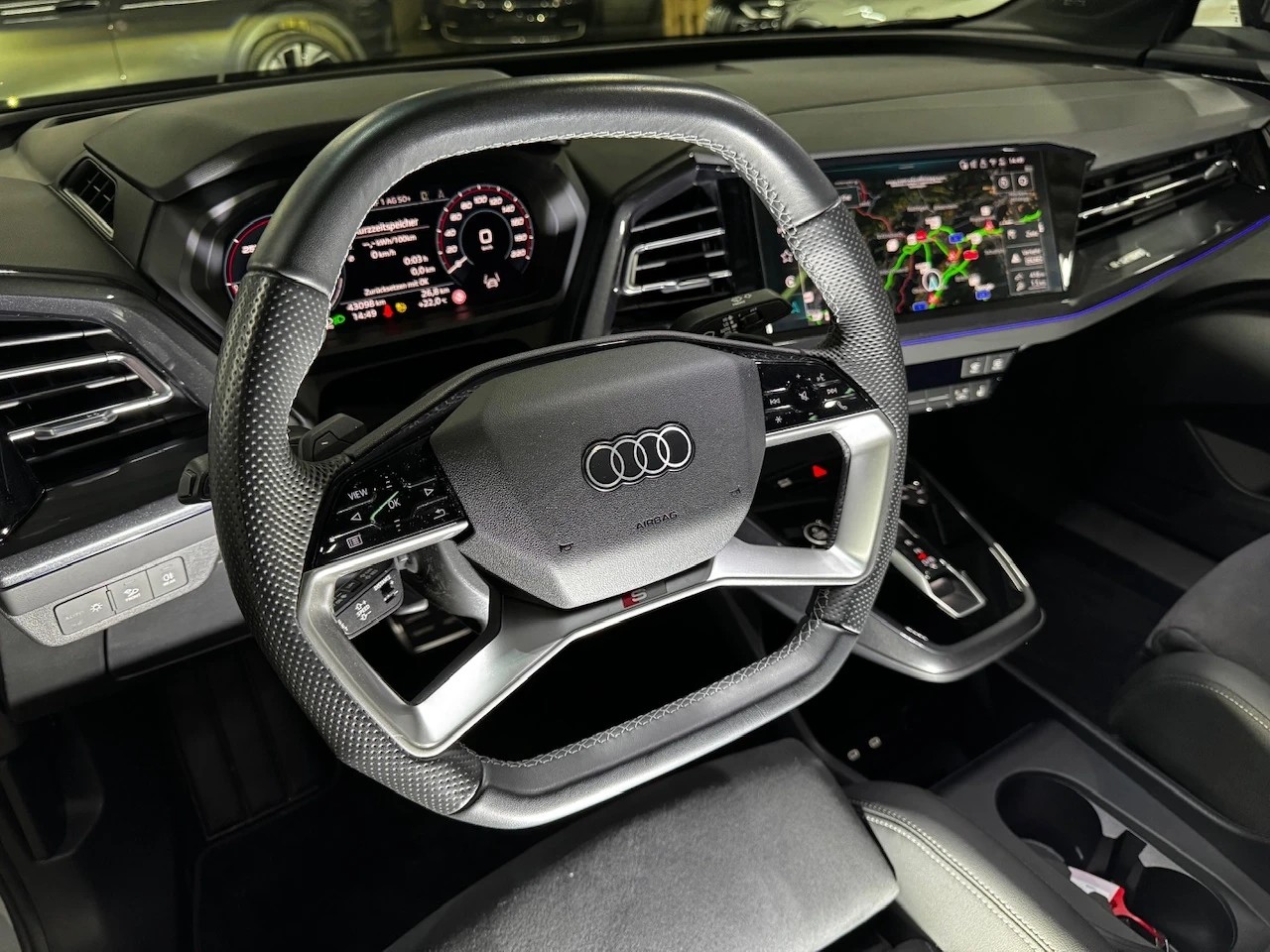 AUDI Q4 e-tron 45 Edition S-line Black-Pack quattro // TOP-Ausstattung-image-11