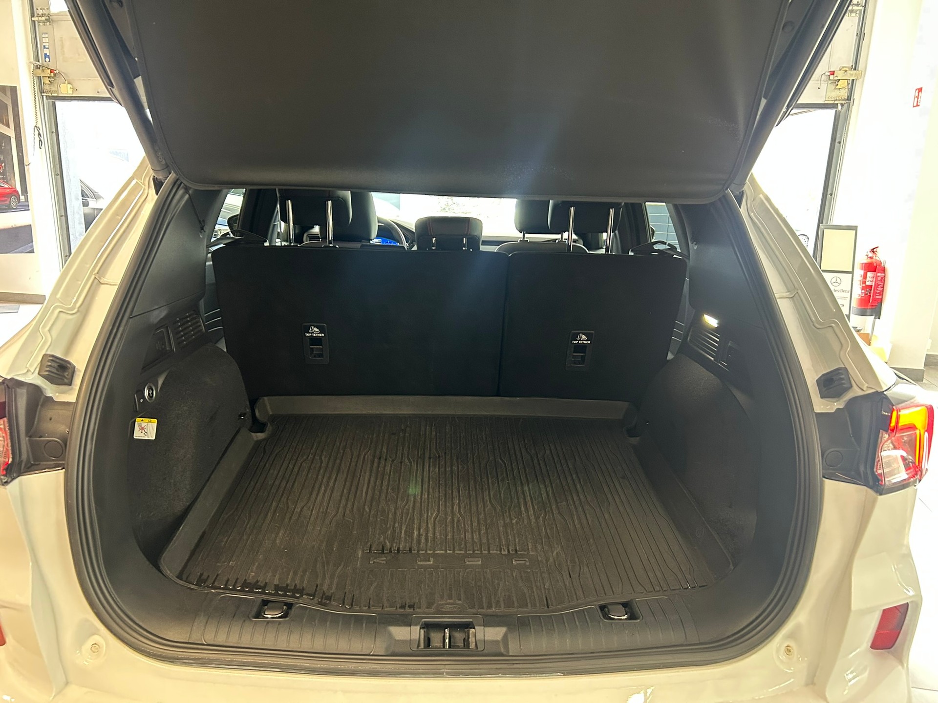 FORD Kuga 2.0 TDCi EcoBlue ST-Line X 4WD-image-16