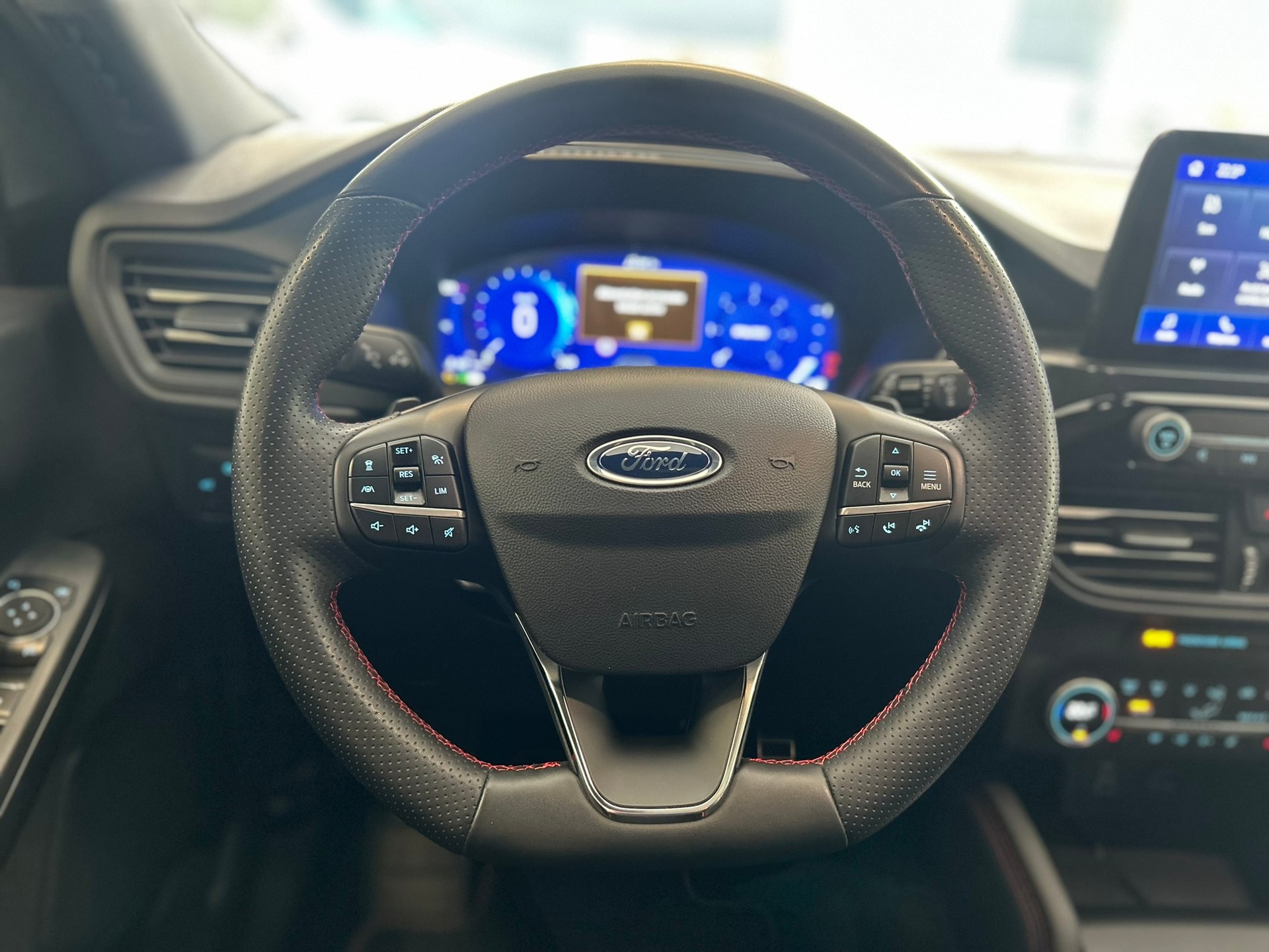 FORD Kuga 2.0 TDCi EcoBlue ST-Line X 4WD-image-10