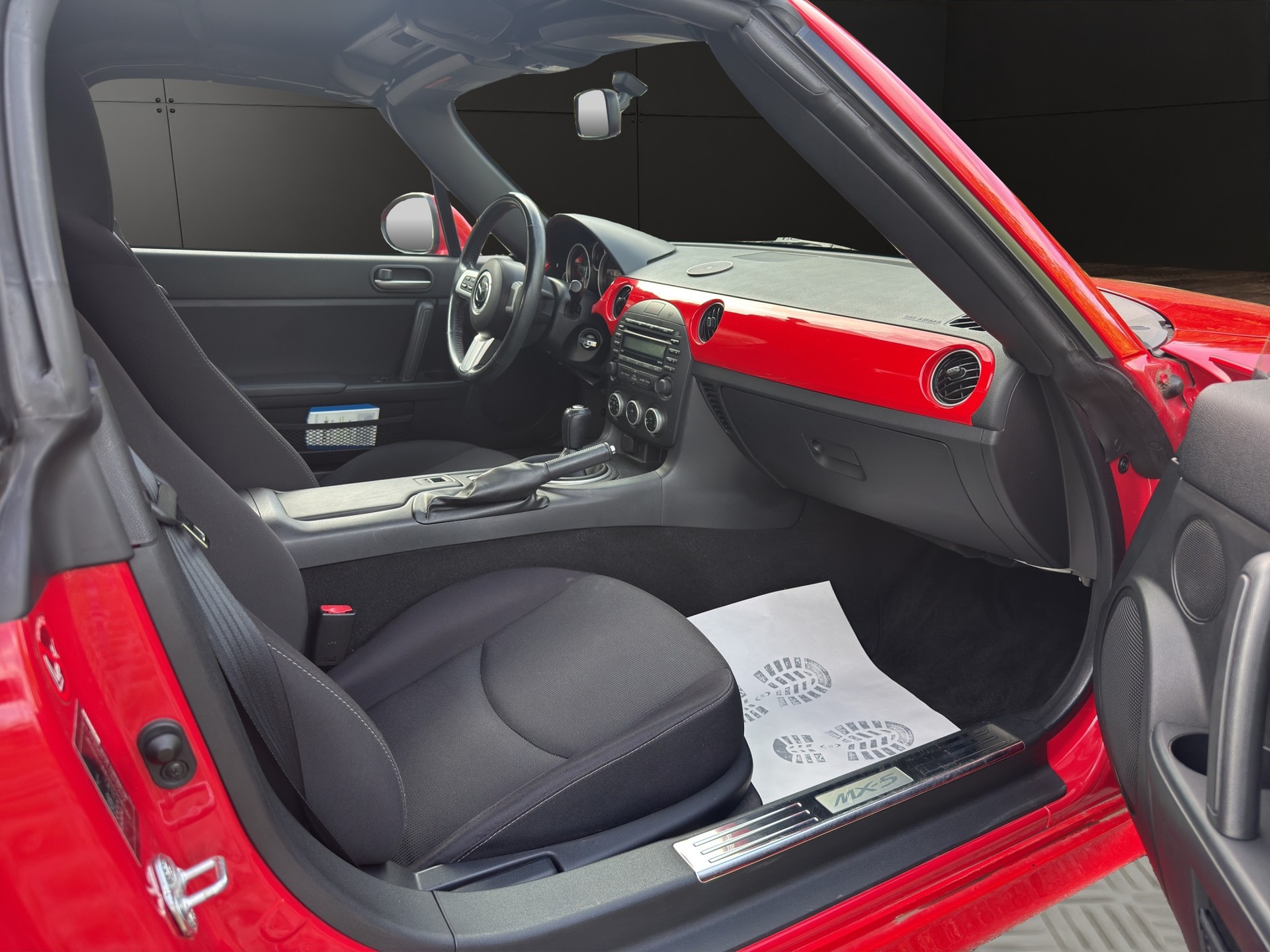 MAZDA MX-5 1.8i 16V 20th Anniversary-image-9