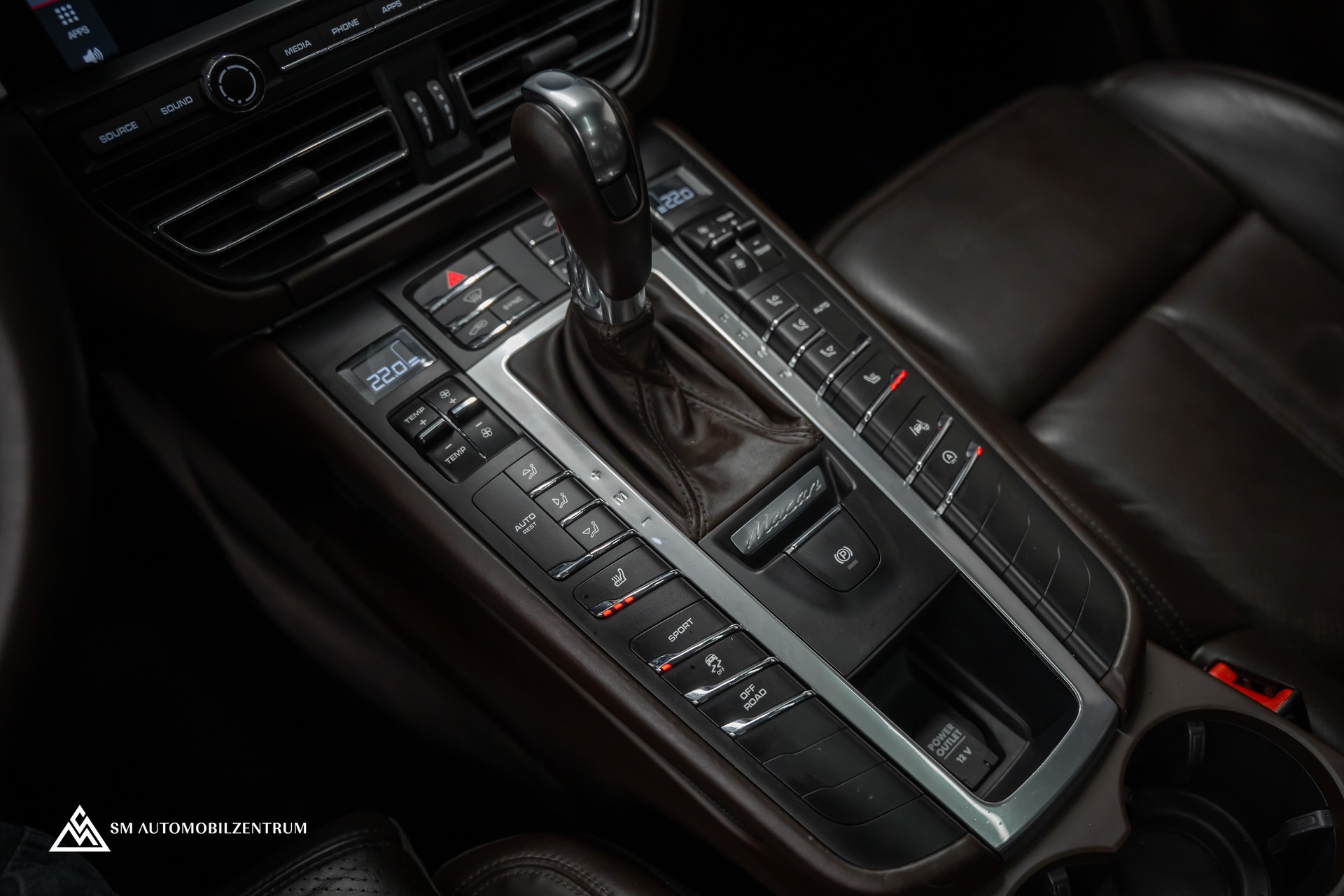 PORSCHE Macan PDK / CH / Panoramadach / Bose-image-29