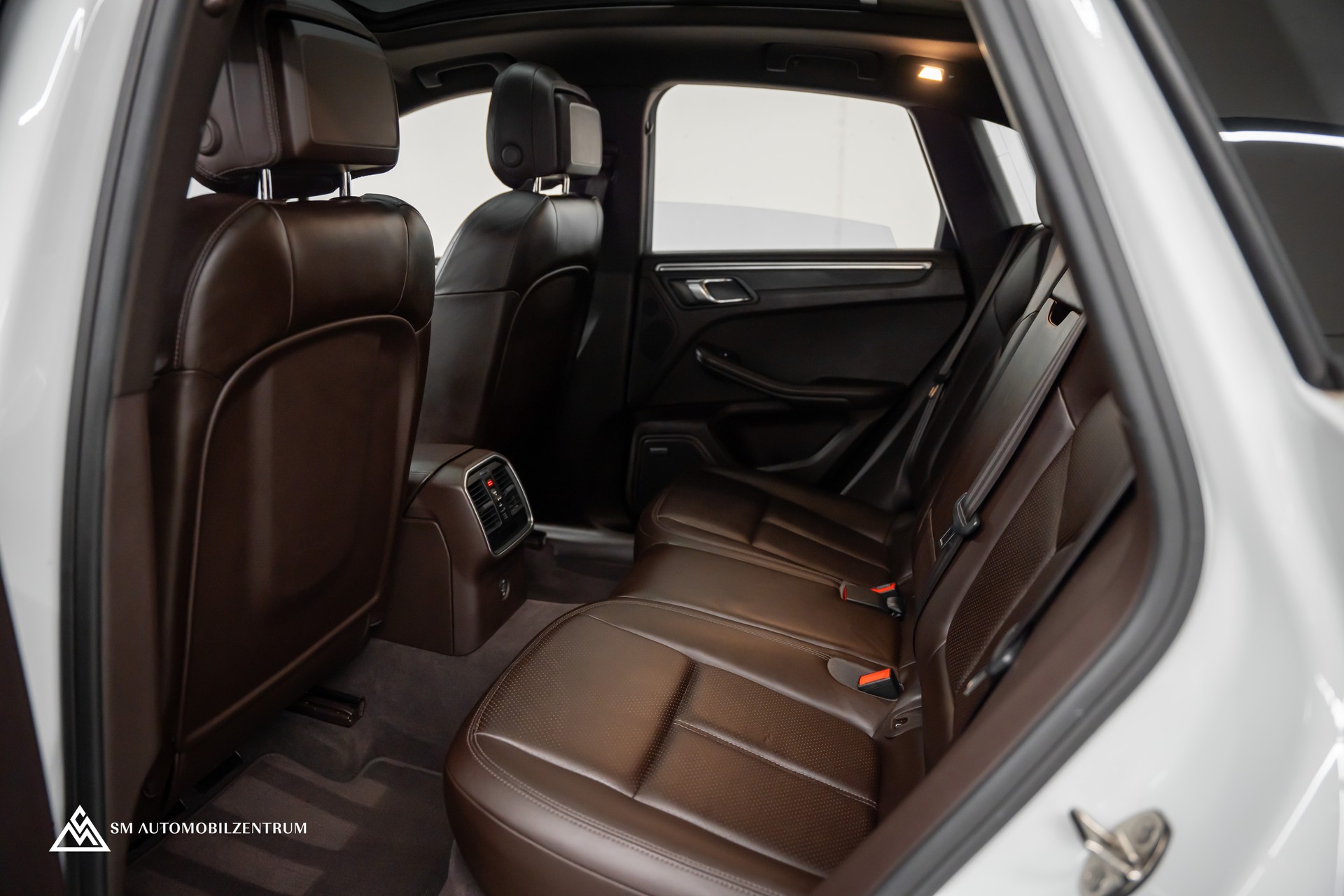 PORSCHE Macan PDK / CH / Panoramadach / Bose-image-17