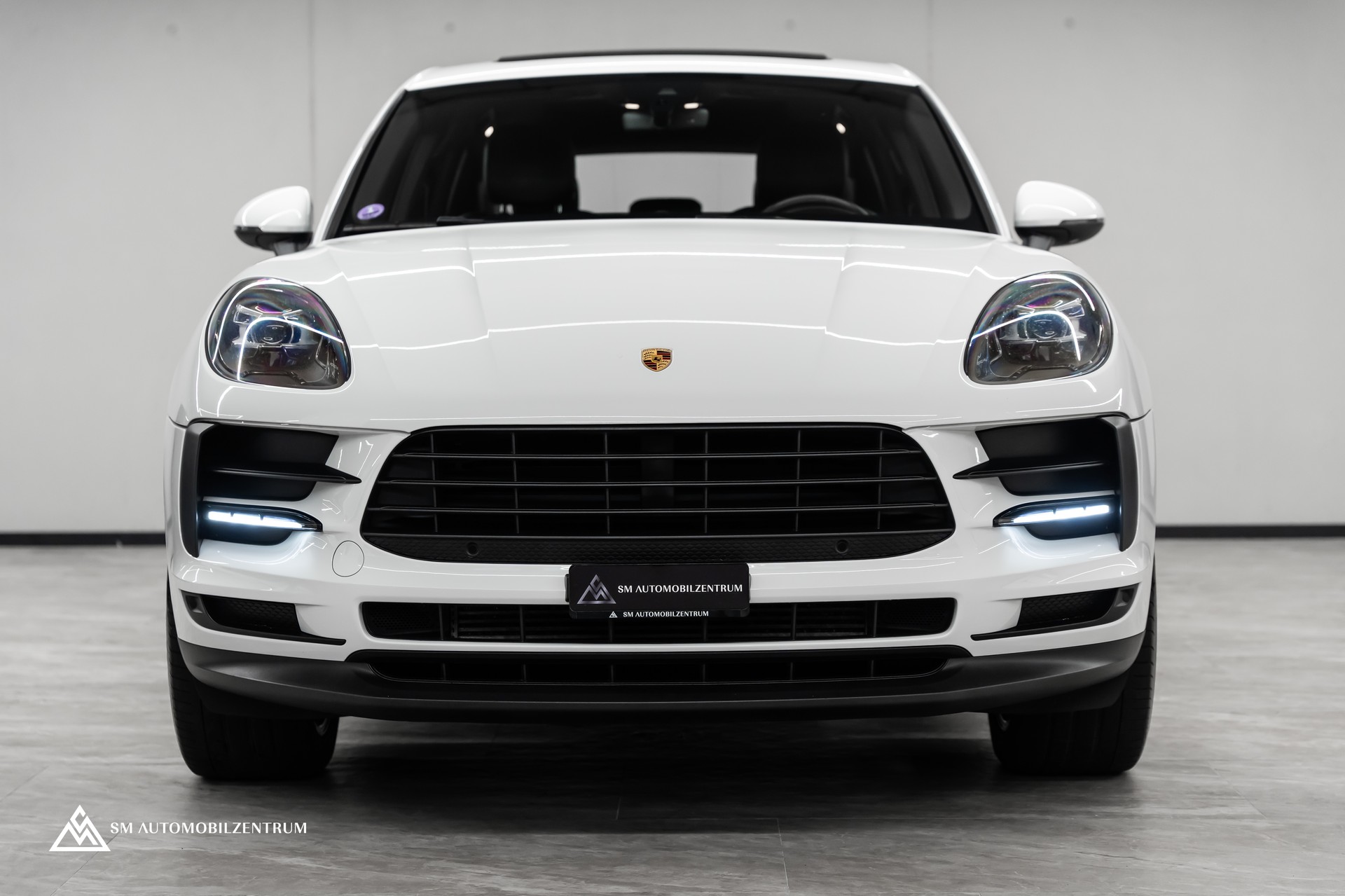 PORSCHE Macan PDK / CH / Panoramadach / Bose-showroom-element-1