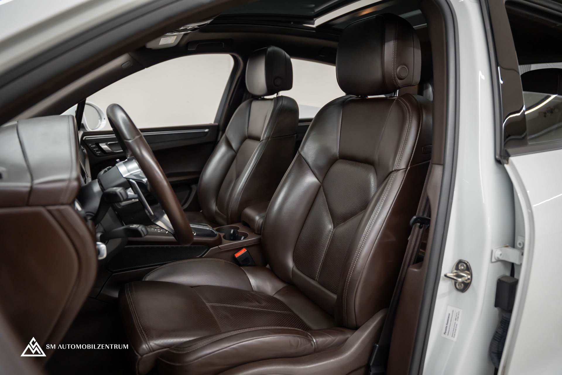 PORSCHE Macan PDK / CH / Panoramadach / Bose-image-16