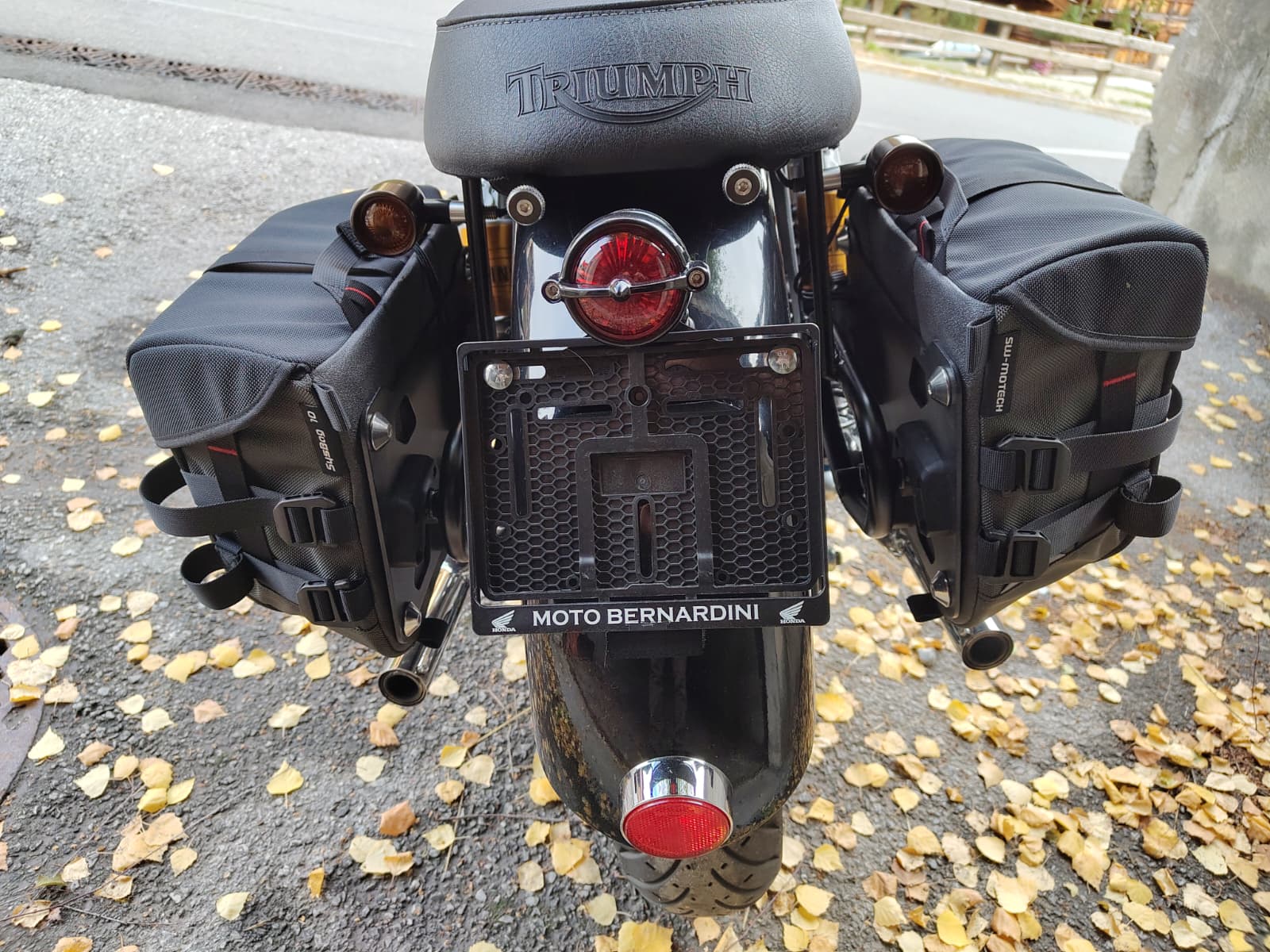 TRIUMPH Bonneville 800-image-10