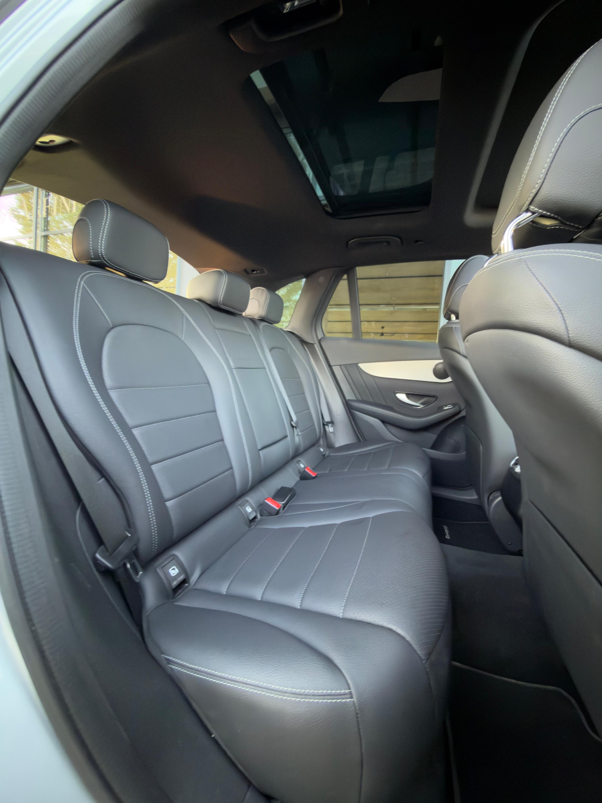 MERCEDES-BENZ GLC 220 d AMG Line 4Matic 9G-Tronic-image-11