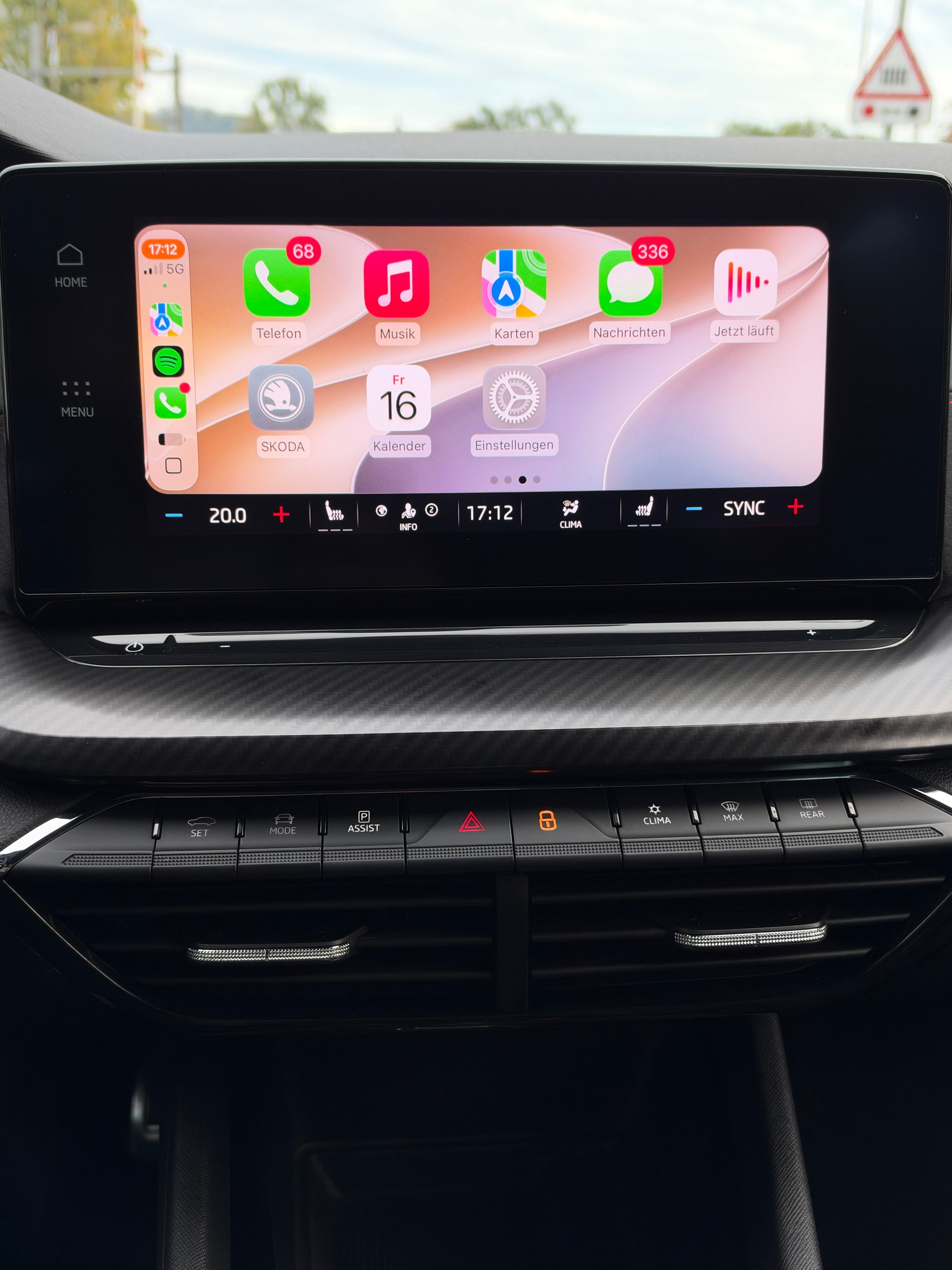 MERCEDES-BENZ GLC 220 d AMG Line 4Matic 9G-Tronic-image-18