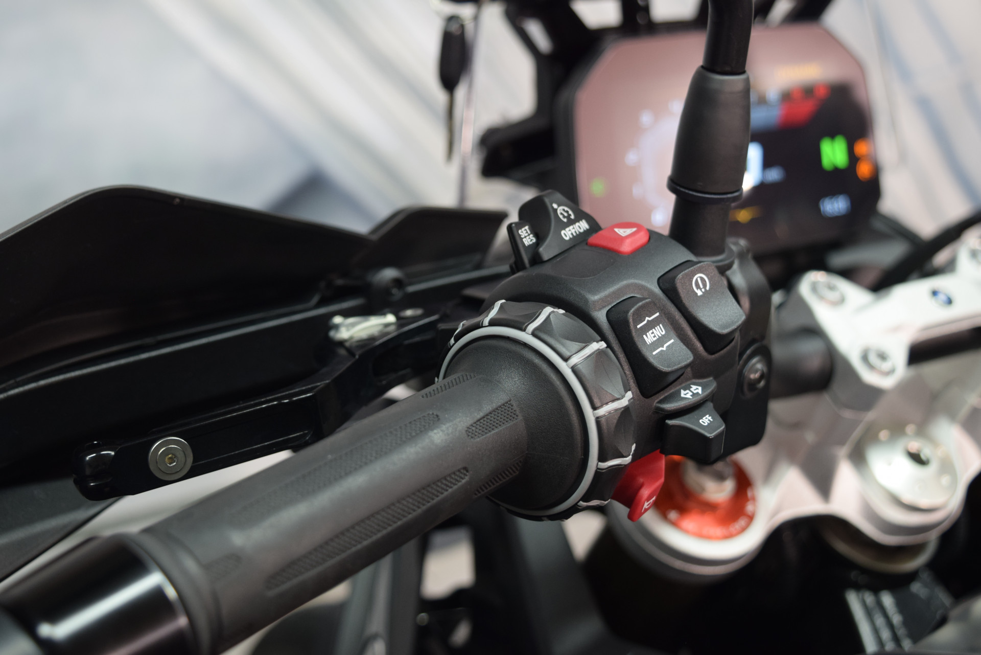 BMW F 900 GS inkl. Seitentaschen-image-6