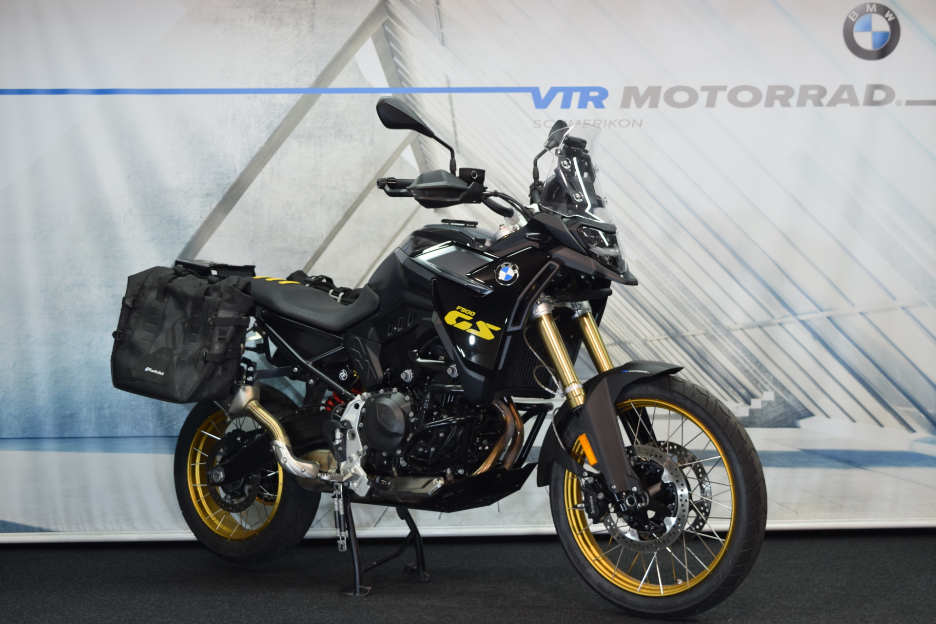 BMW F 900 GS inkl. Seitentaschen-image-0