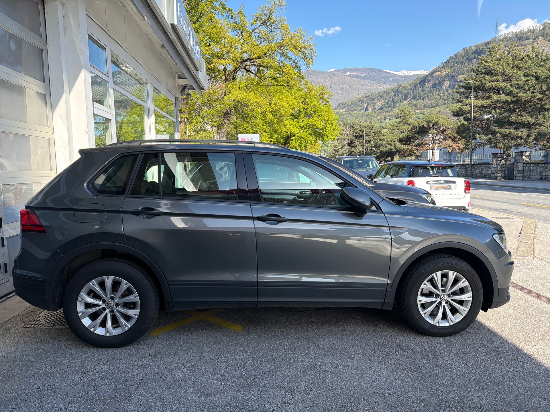 VW Tiguan 2.0 TDI SCR Trendline 4Motion DSG-showroom-element-3