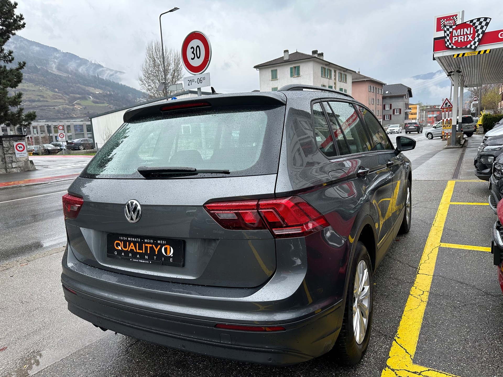 VW Tiguan 2.0 TDI SCR Trendline 4Motion DSG-image-4