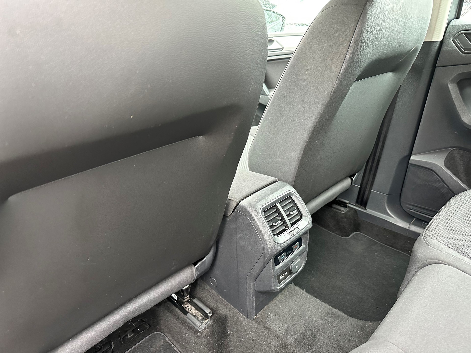 VW Tiguan 2.0 TDI SCR Trendline 4Motion DSG-image-22