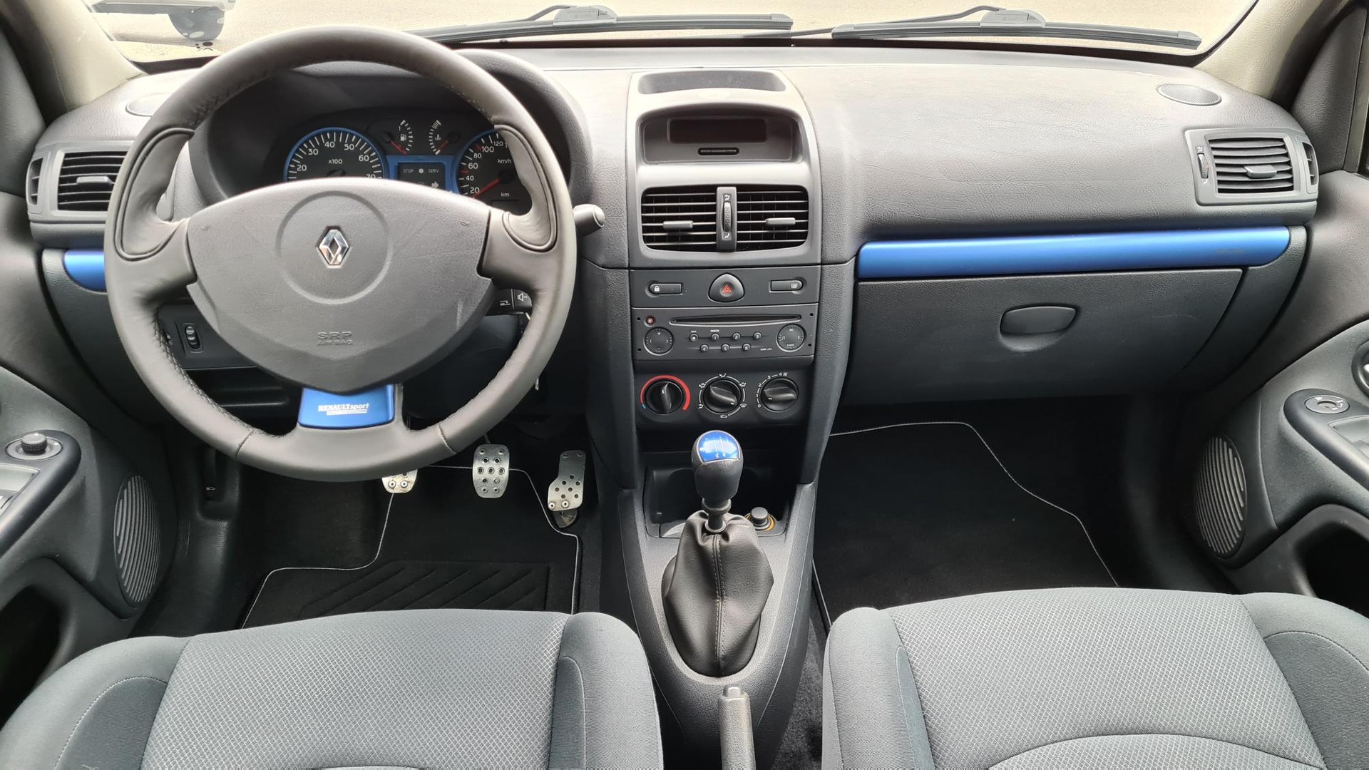 RENAULT Clio 2.0 16V Sport Jean Ragnotti-image-10