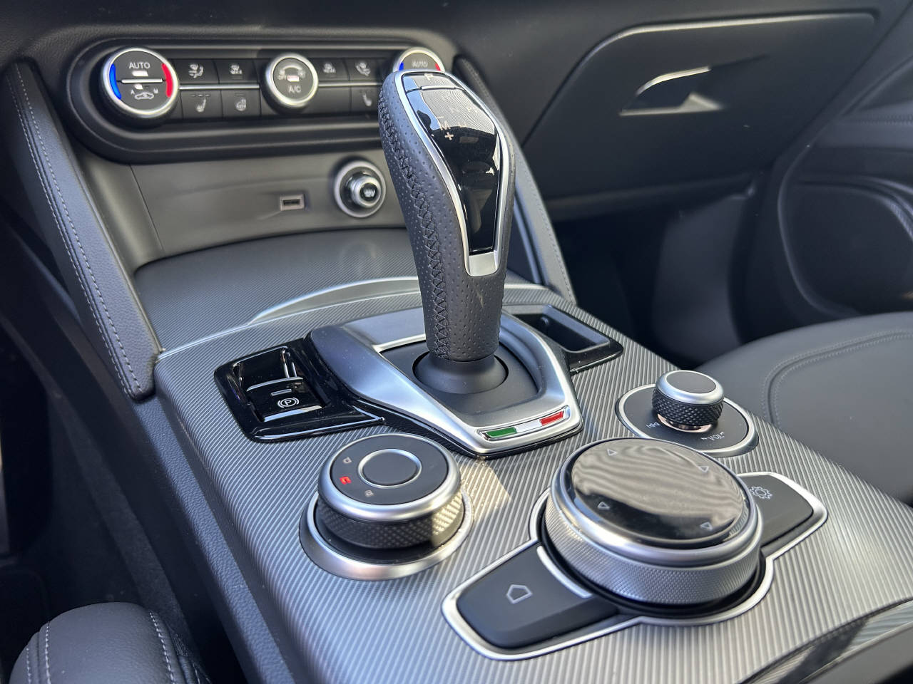 ALFA ROMEO Stelvio 2.0 Q4 280 Sprint-image-11