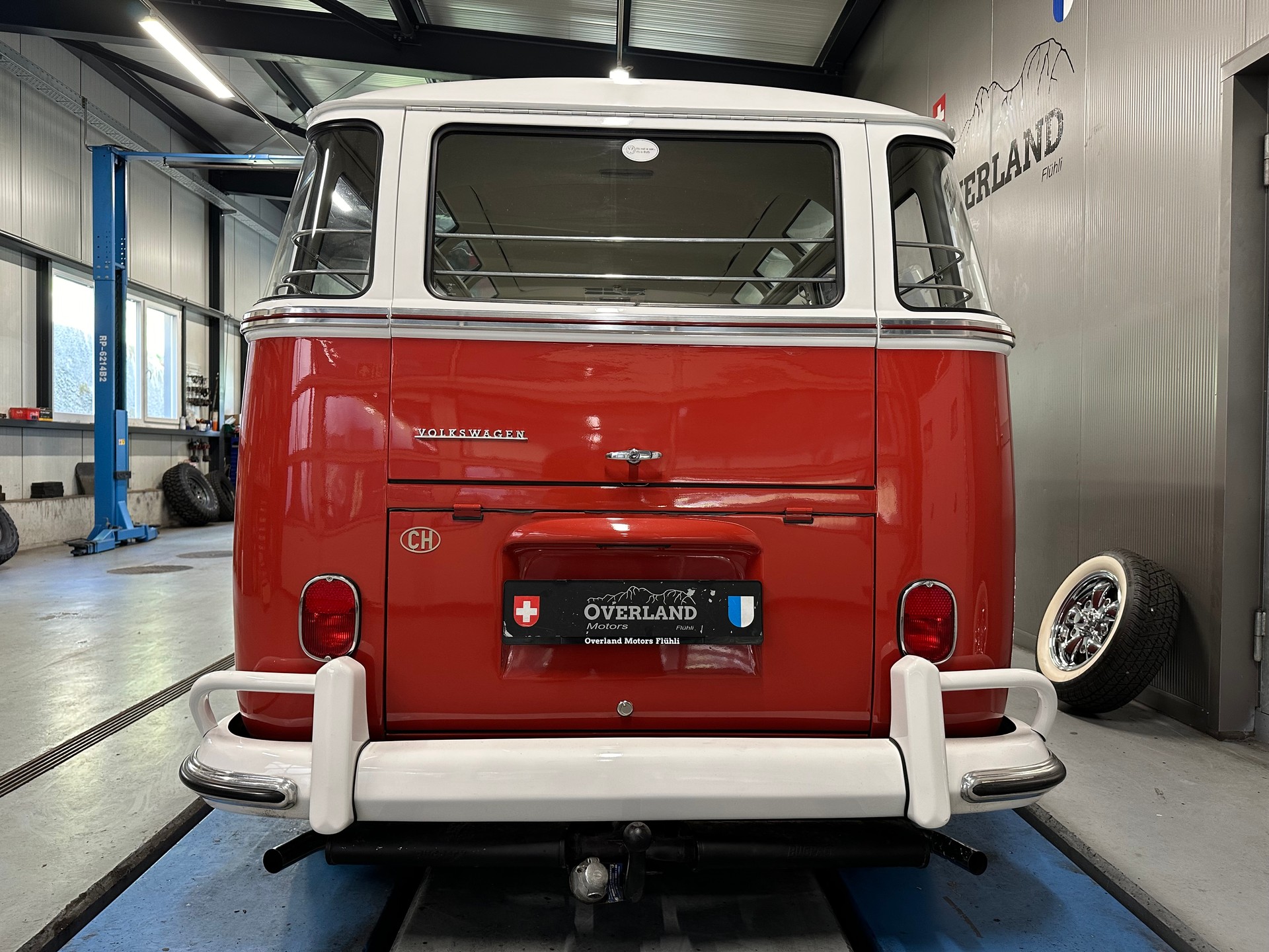 VW T1-showroom-element-3