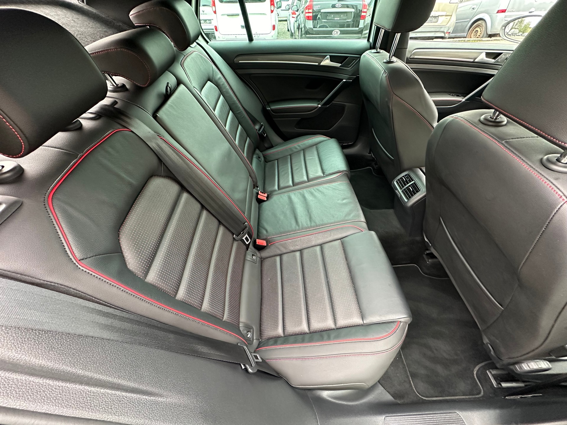 VW Golf 2.0 TSI GTI Performance DSG-image-8