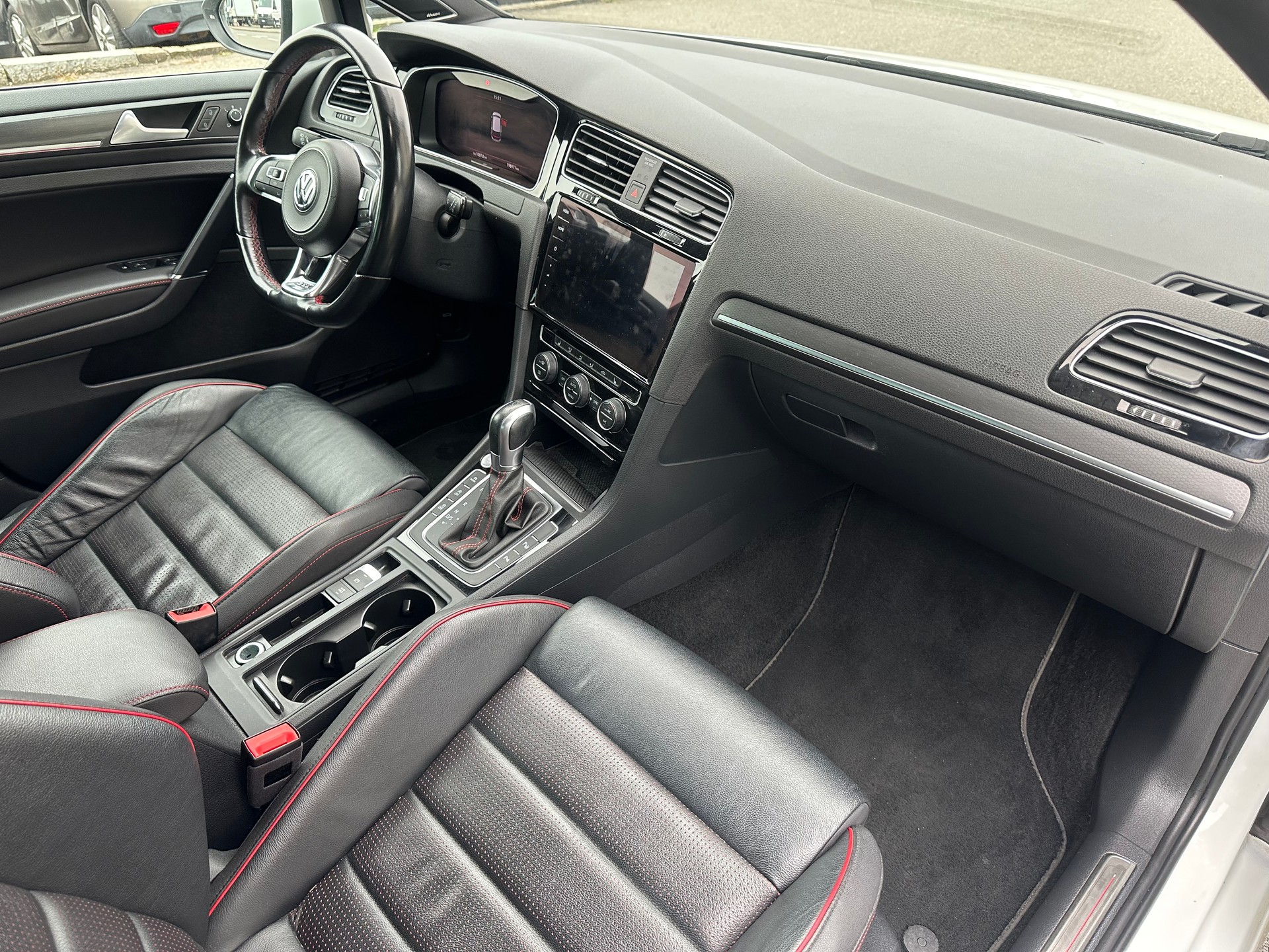VW Golf 2.0 TSI GTI Performance DSG-image-6