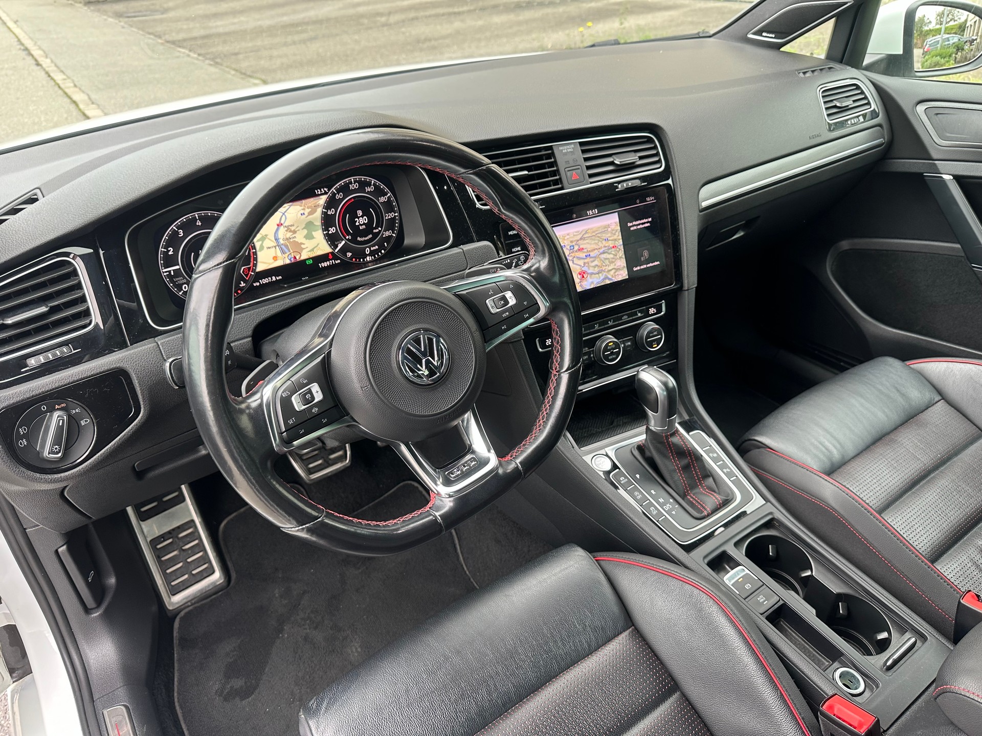 VW Golf 2.0 TSI GTI Performance DSG-image-11
