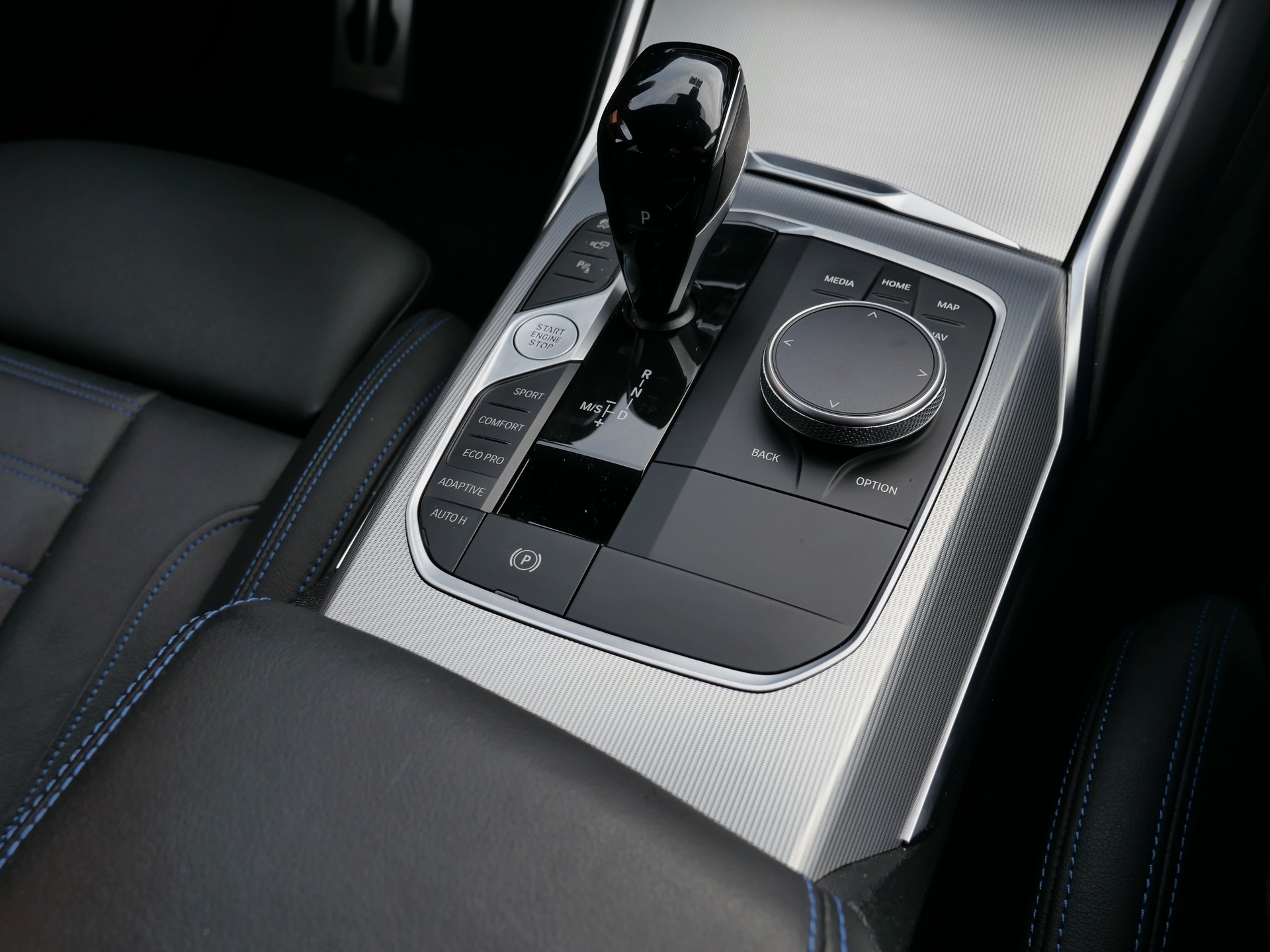 BMW M340d xDrive 48V Touring Steptronic Sport-showroom-element-3
