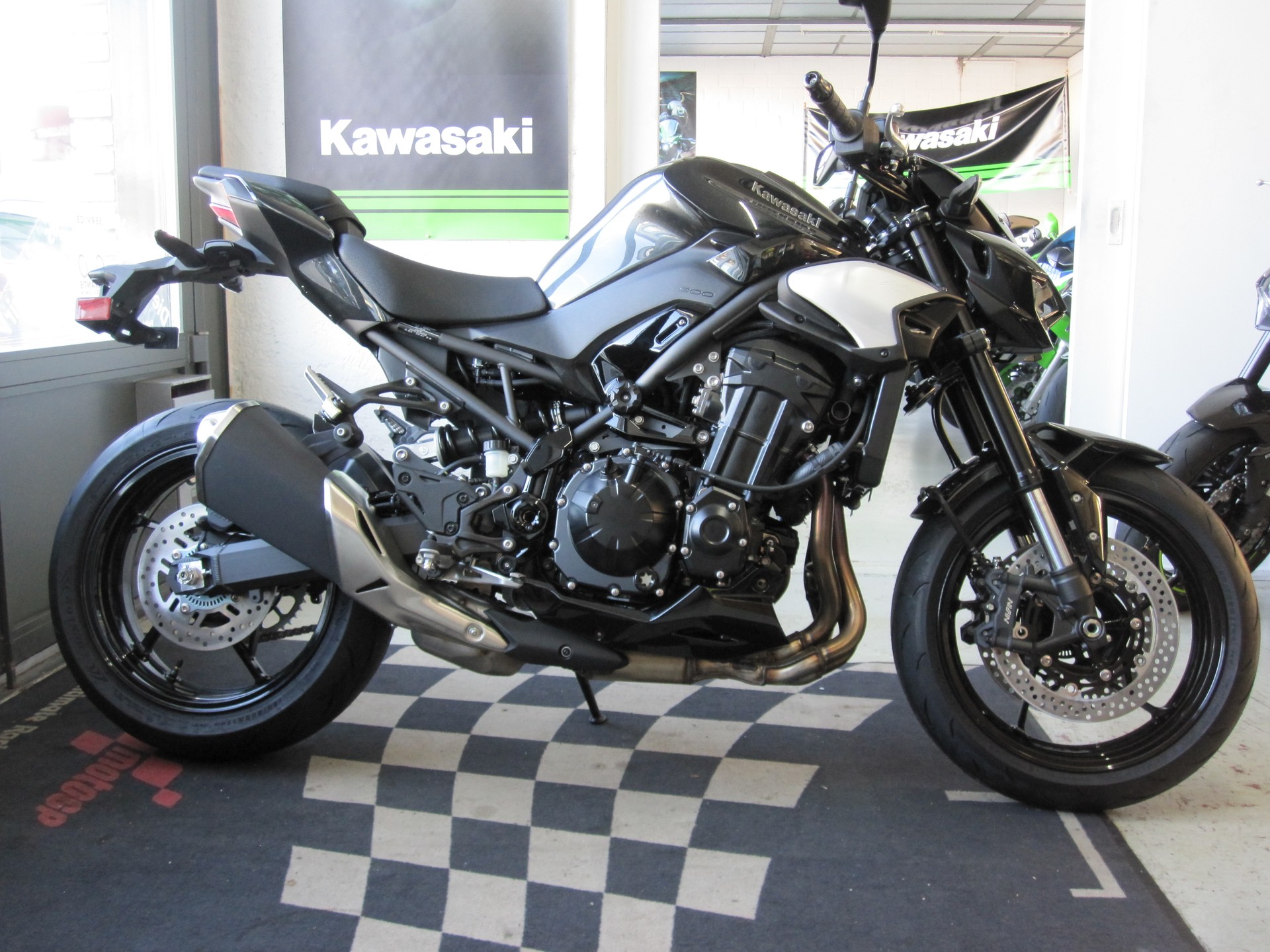 KAWASAKI Z 900 (35kW)-image-2