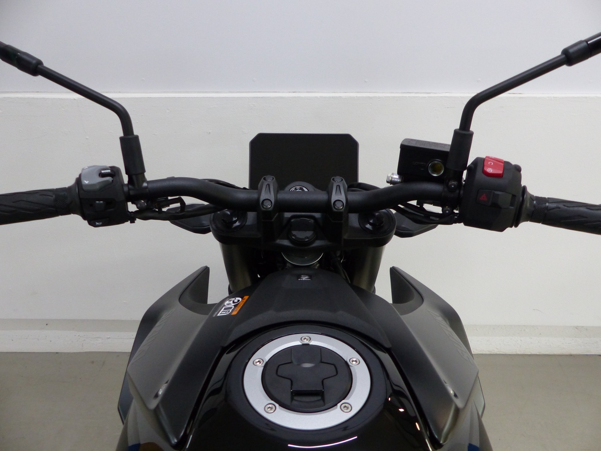 SUZUKI GSX 8 S ABS 35kW-image-4