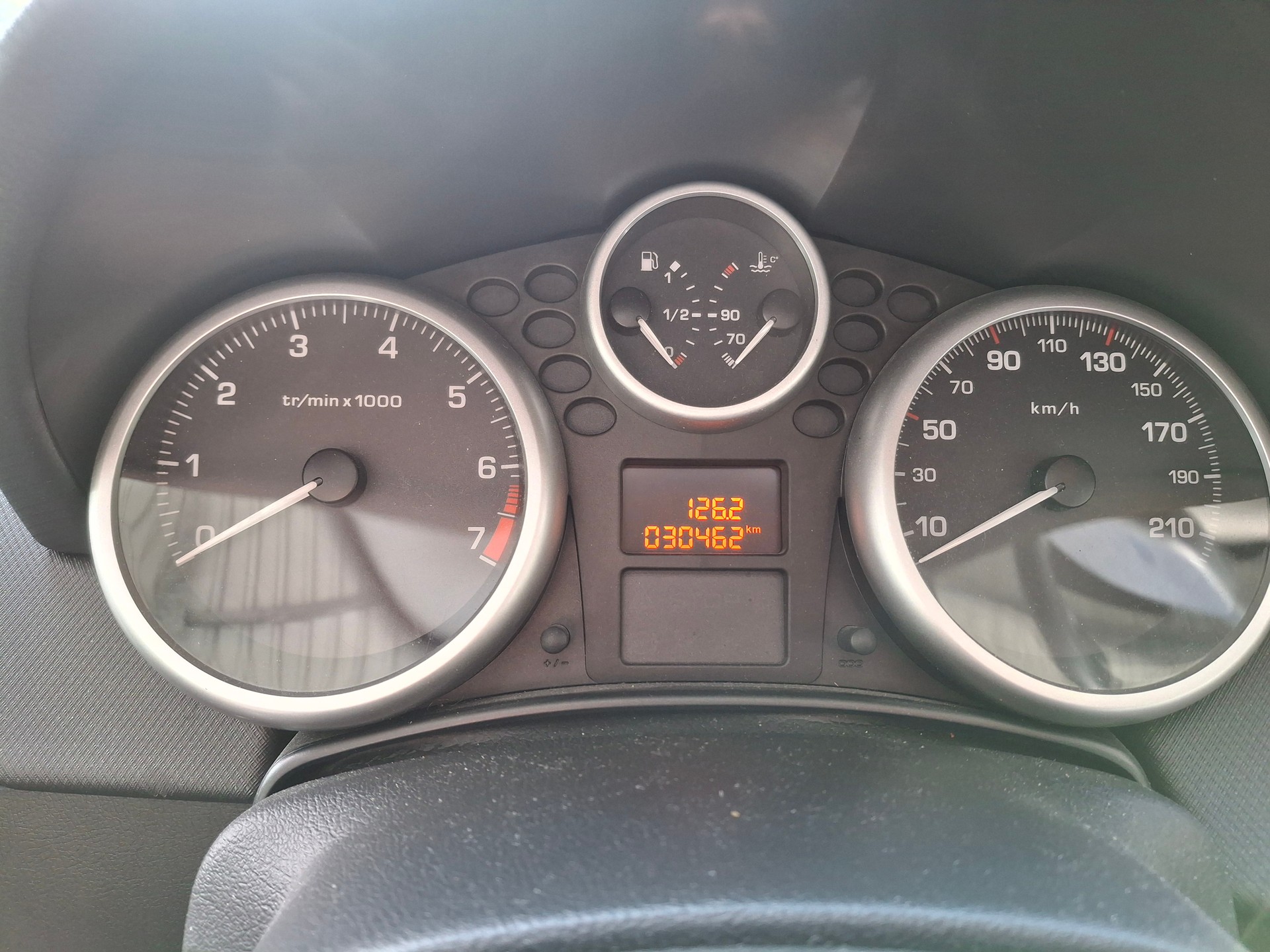 PEUGEOT 207 1.4 Trendy Clim-image-9