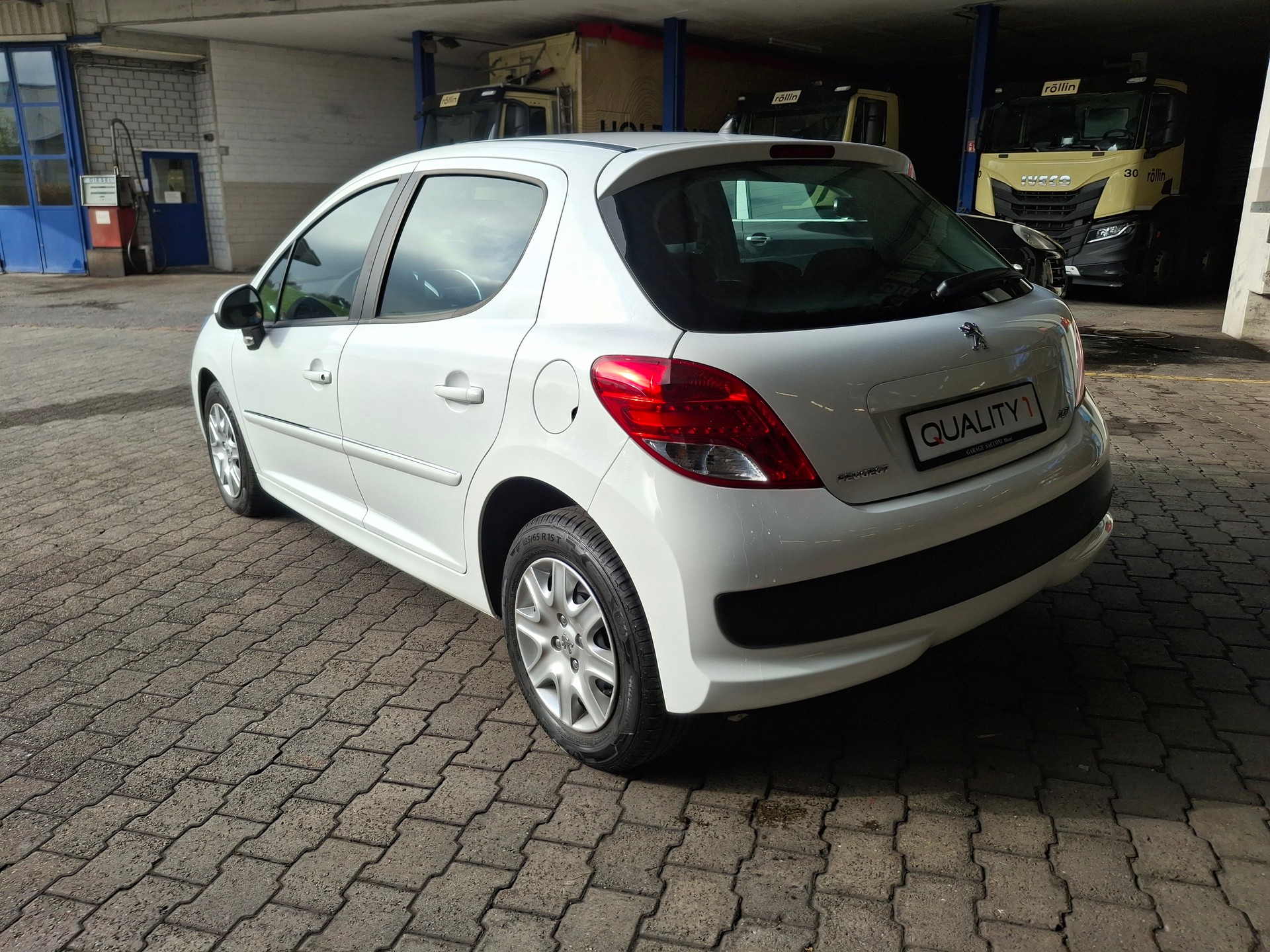 PEUGEOT 207 1.4 Trendy Clim-image-4