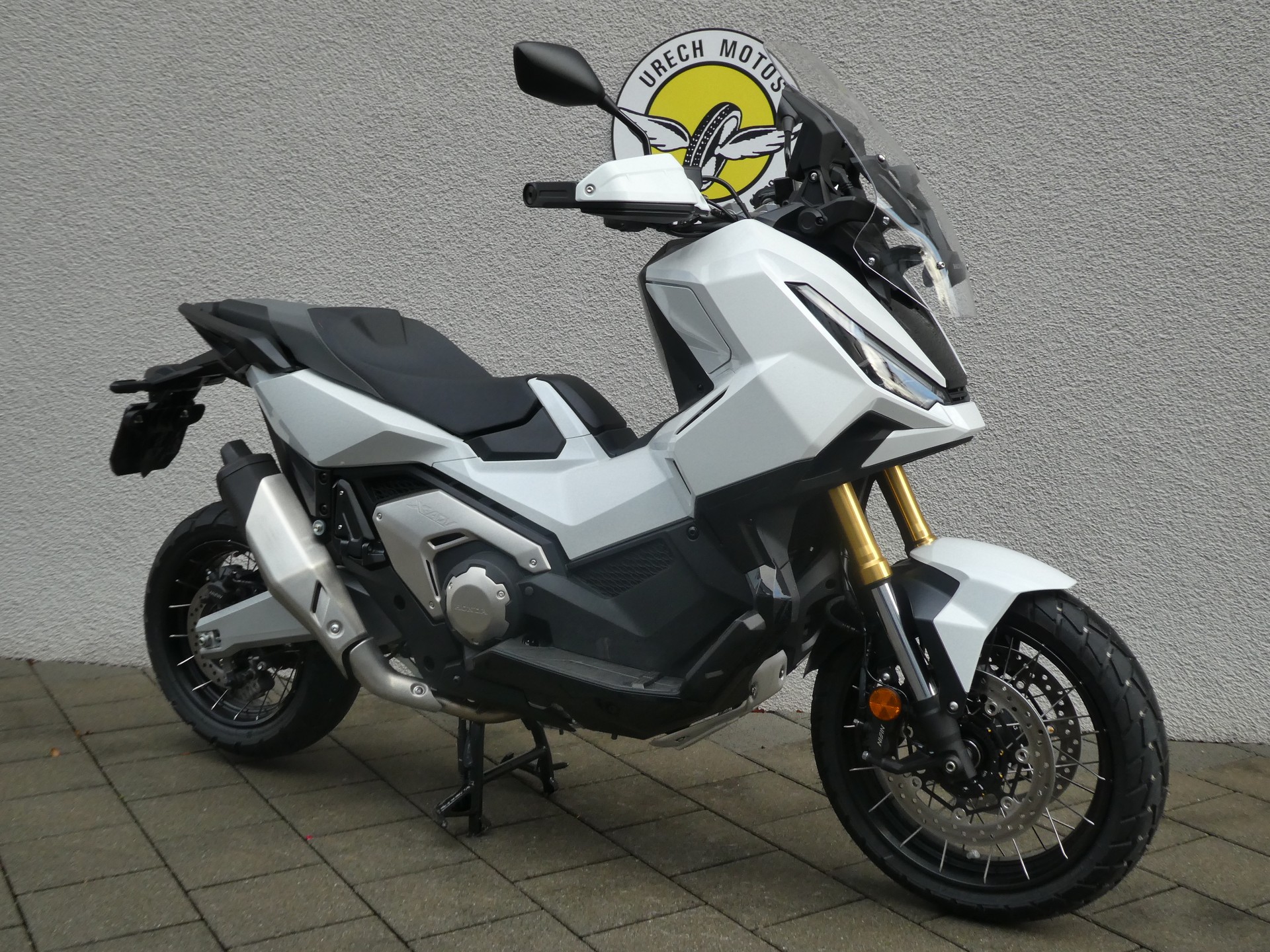 HONDA X-ADV 750-image-0