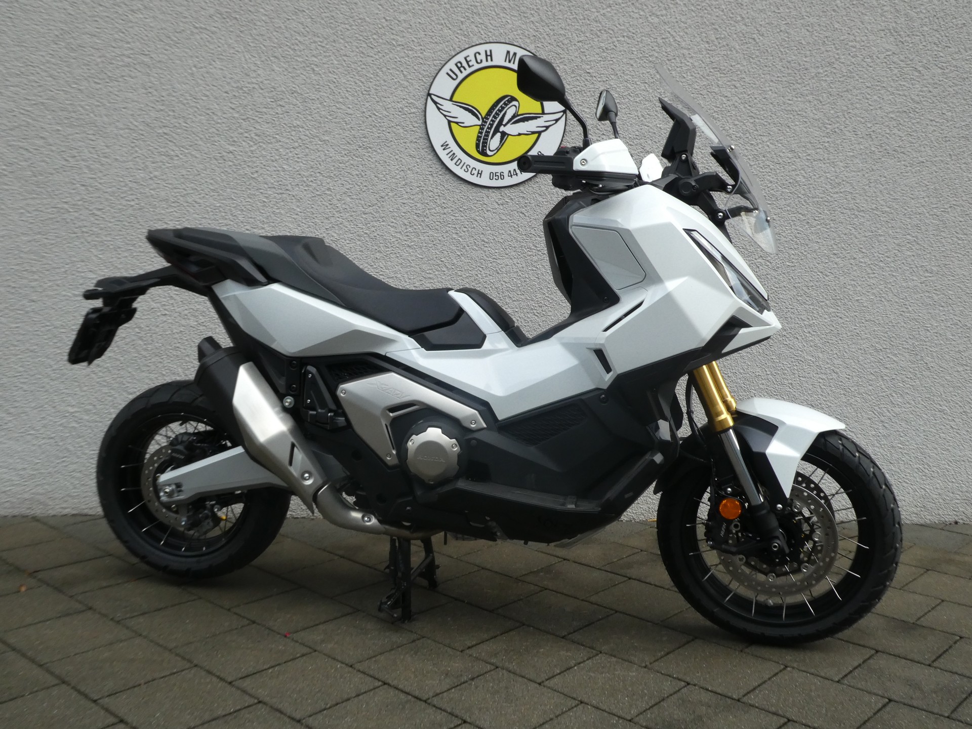 HONDA X-ADV 750-image-1