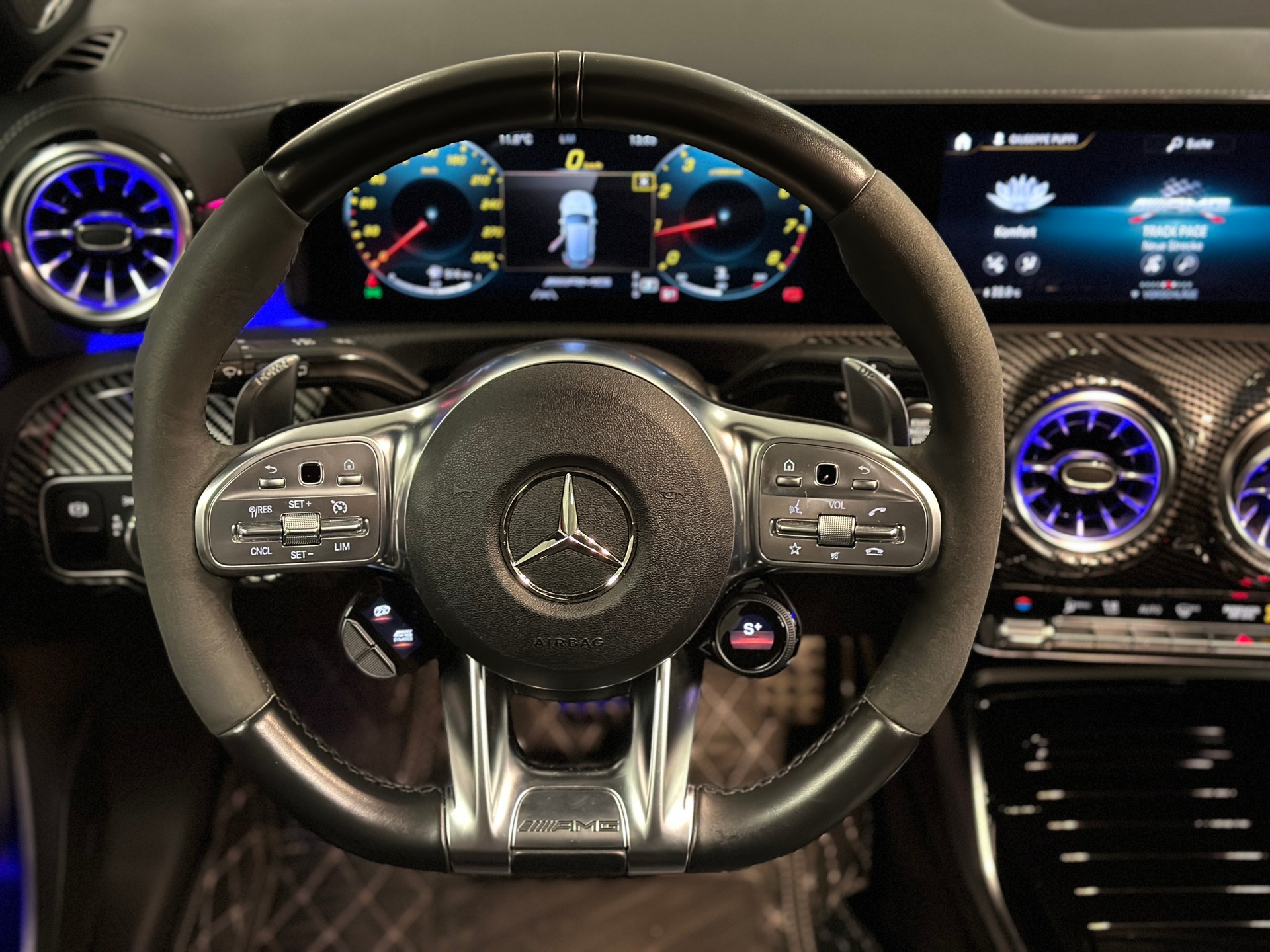 MERCEDES-BENZ A 45 S AMG 4Matic+ Speedshift-image-13