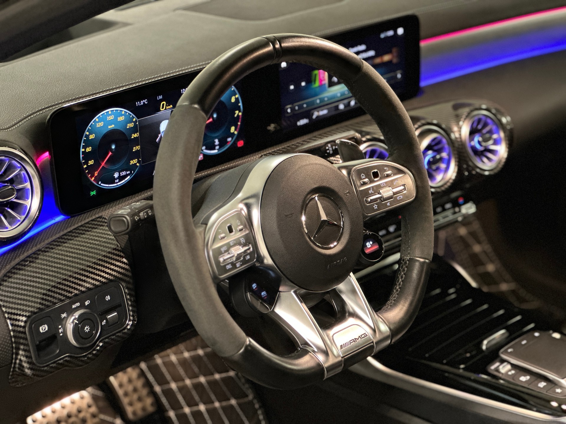 MERCEDES-BENZ A 45 S AMG 4Matic+ Speedshift-image-12