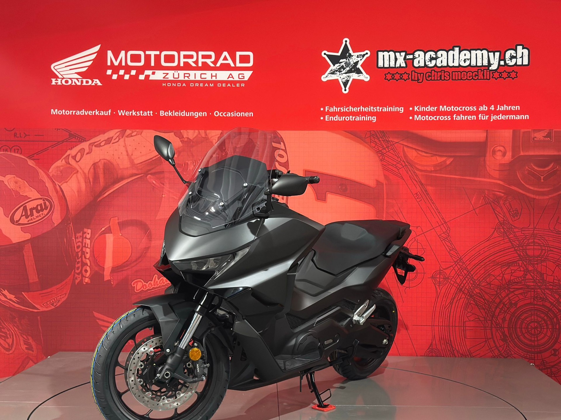 HONDA FORZA 750*Modell 2026**Neufahrzeug*Matte Ballistic Black Metallic**-image-4