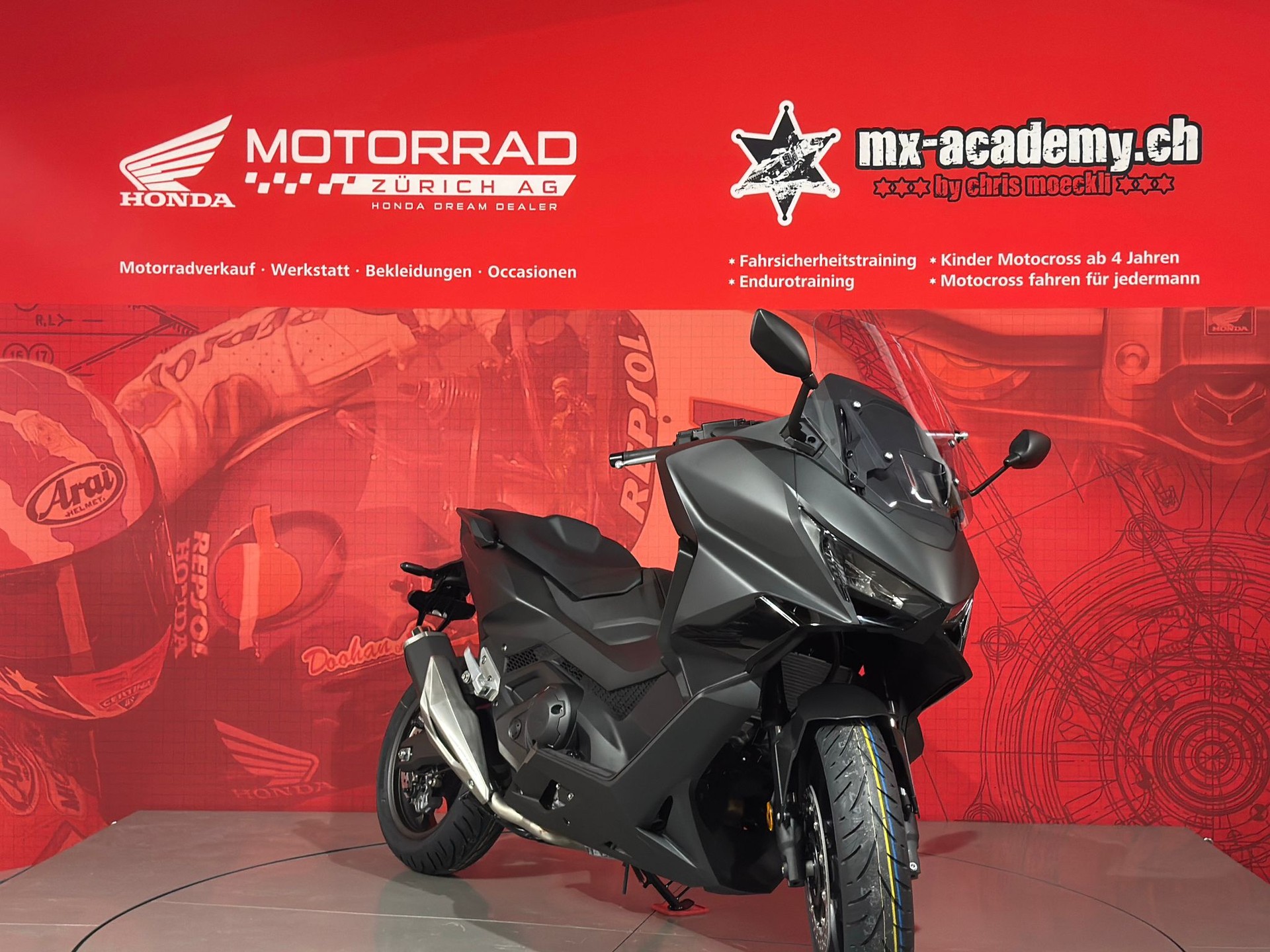 HONDA FORZA 750*Modell 2026**Neufahrzeug*Matte Ballistic Black Metallic**-image-2