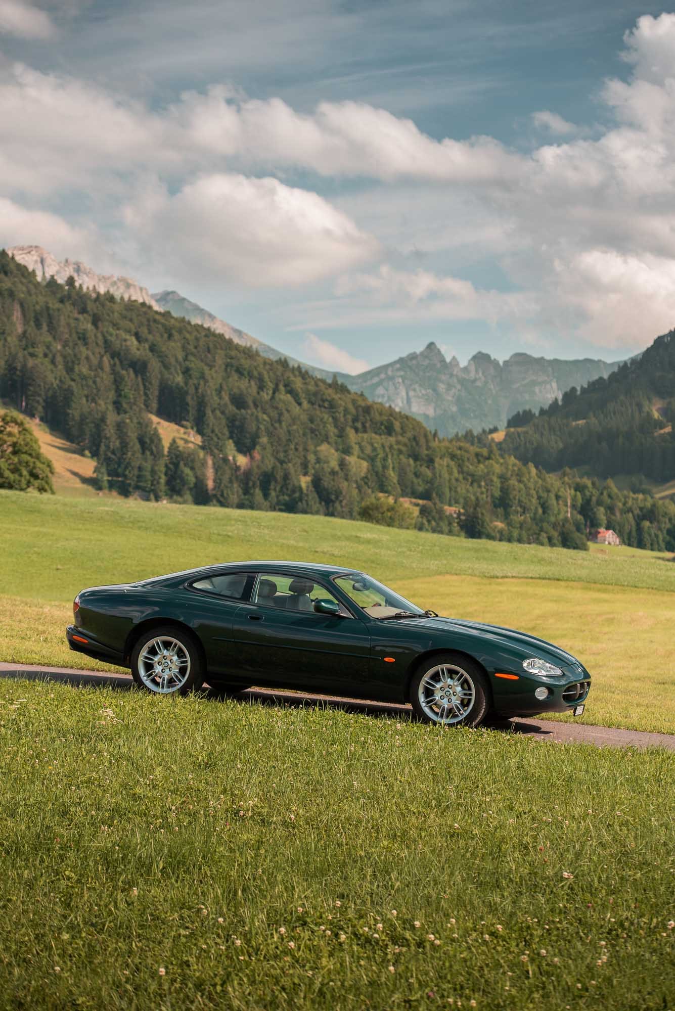 JAGUAR XK8-image-2