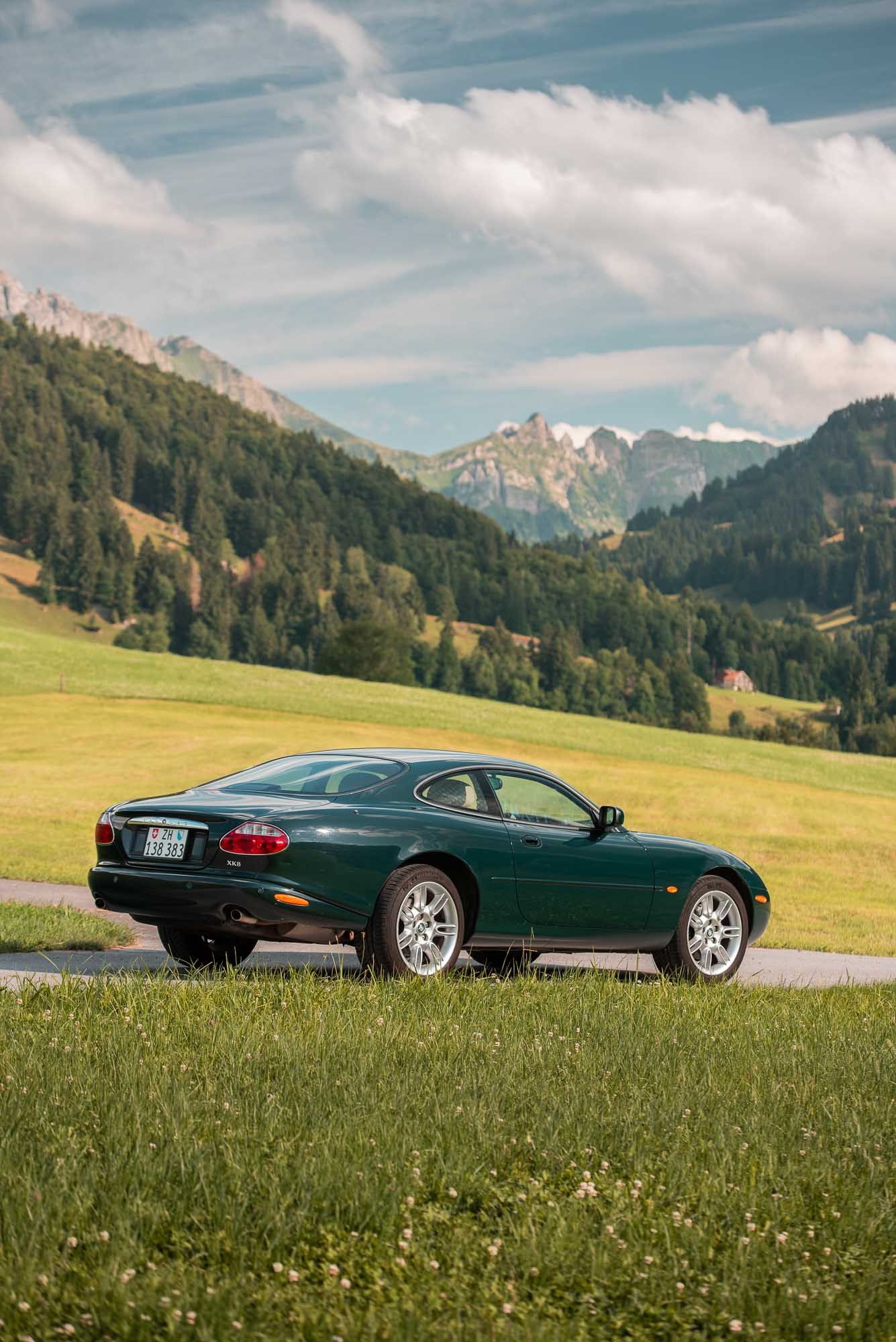 JAGUAR XK8-image-1