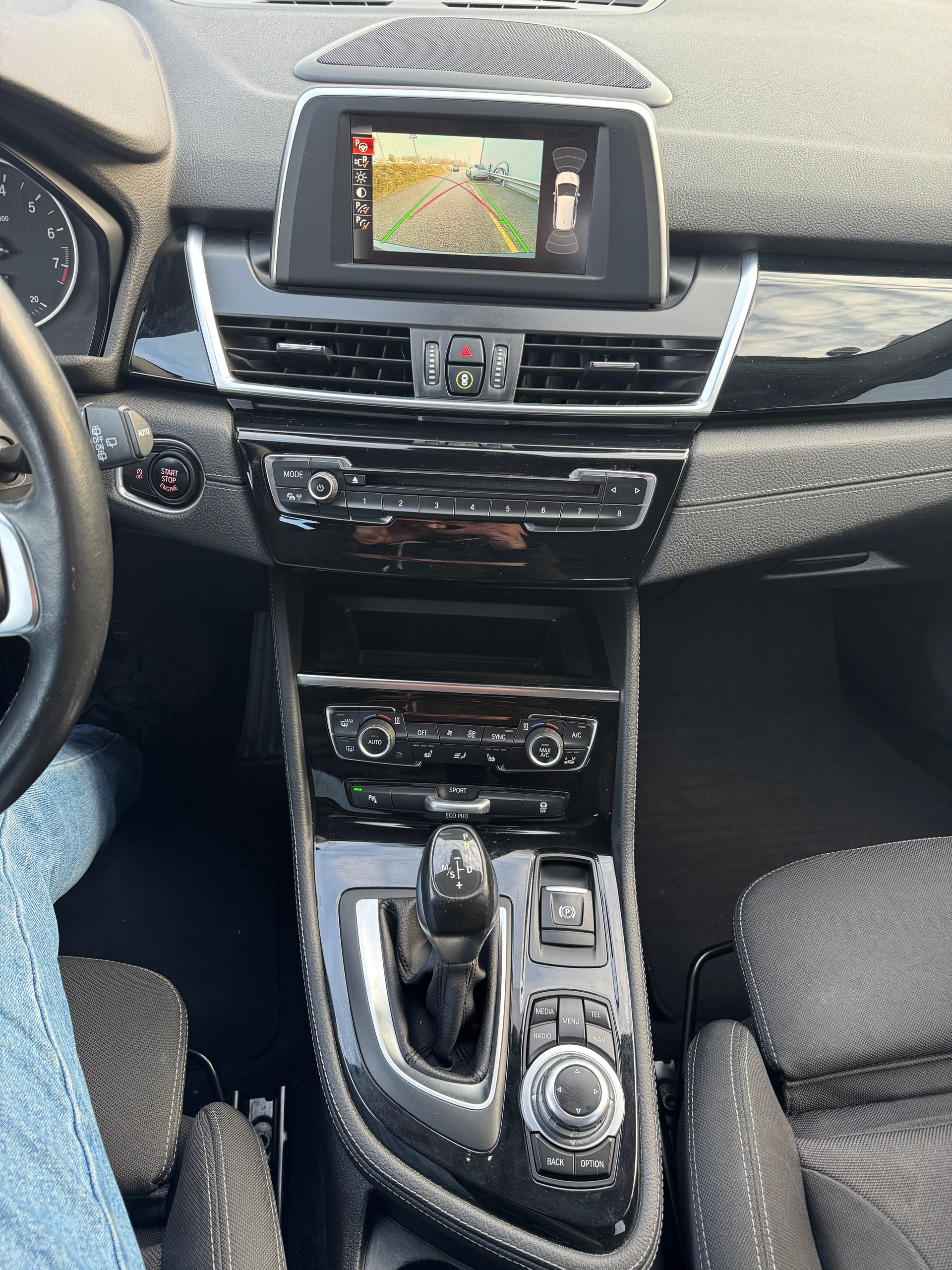BMW 220i Gran Tourer Sport Line Steptronic-image-10