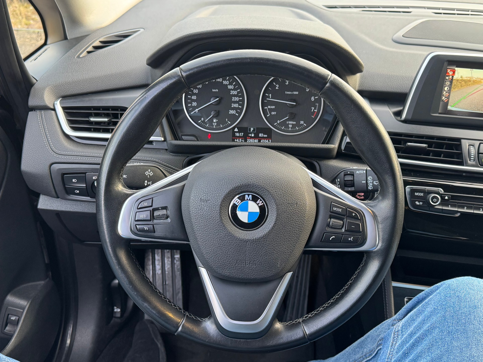 BMW 220i Gran Tourer Sport Line Steptronic-image-14