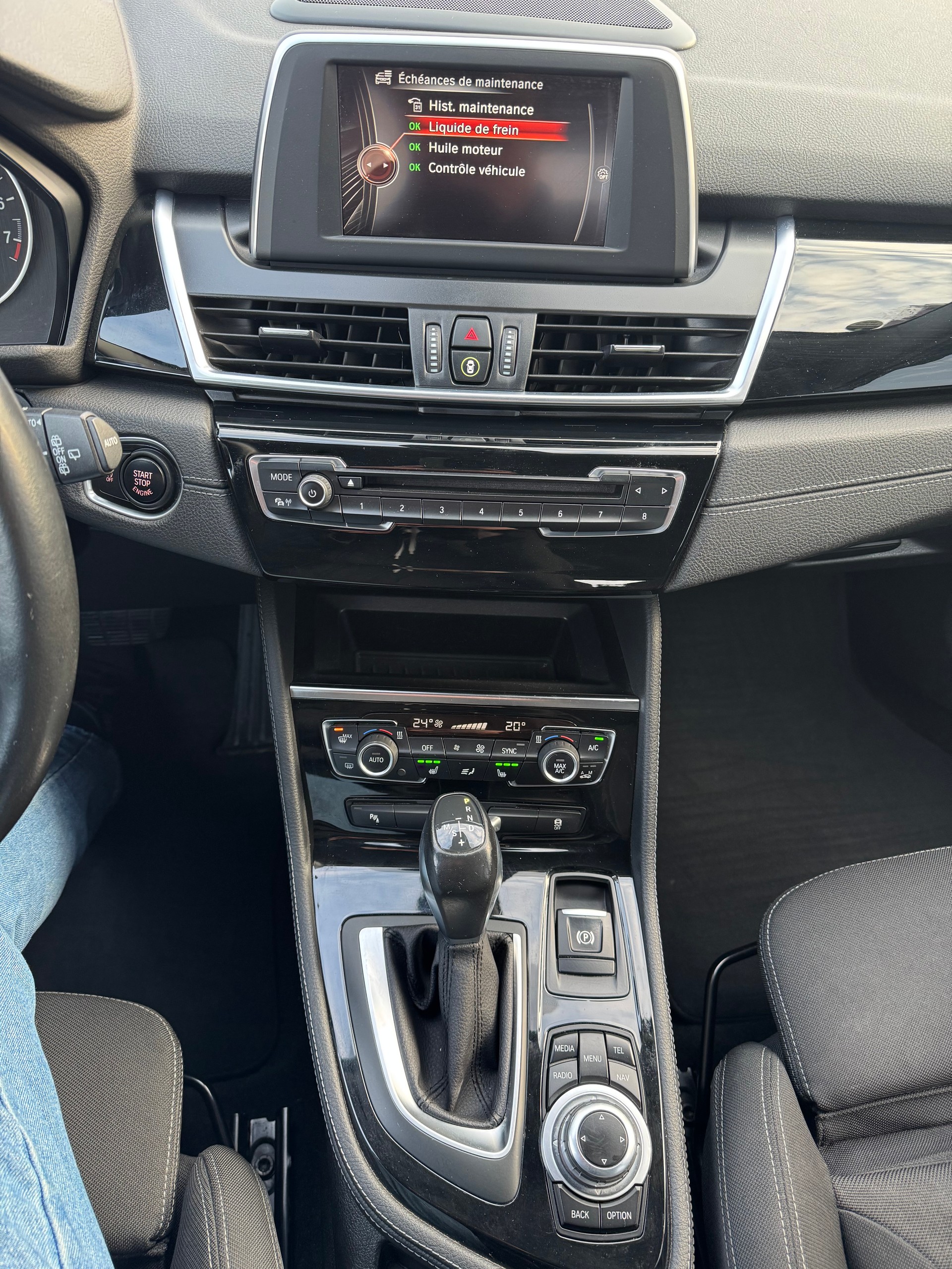 BMW 220i Gran Tourer Sport Line Steptronic-image-12