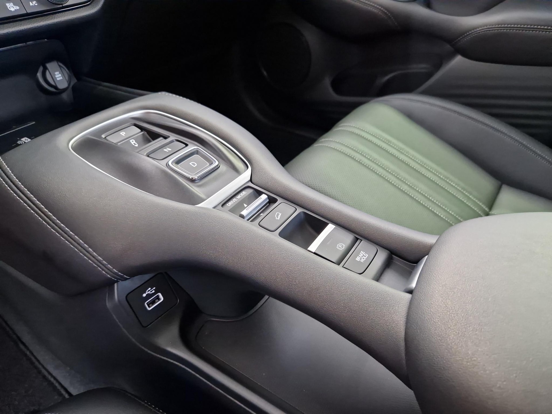 HONDA ZR-V 2.0 i-MMD Advance-image-14