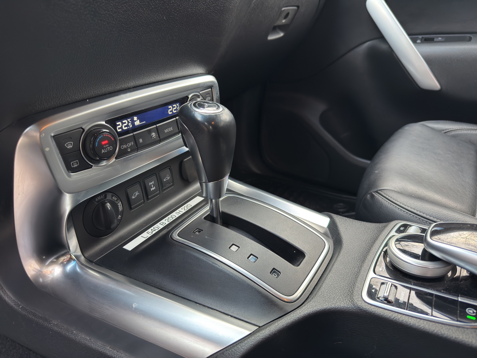 MERCEDES-BENZ X 350 d 4MATIC Power A Doppel Cab.-image-11