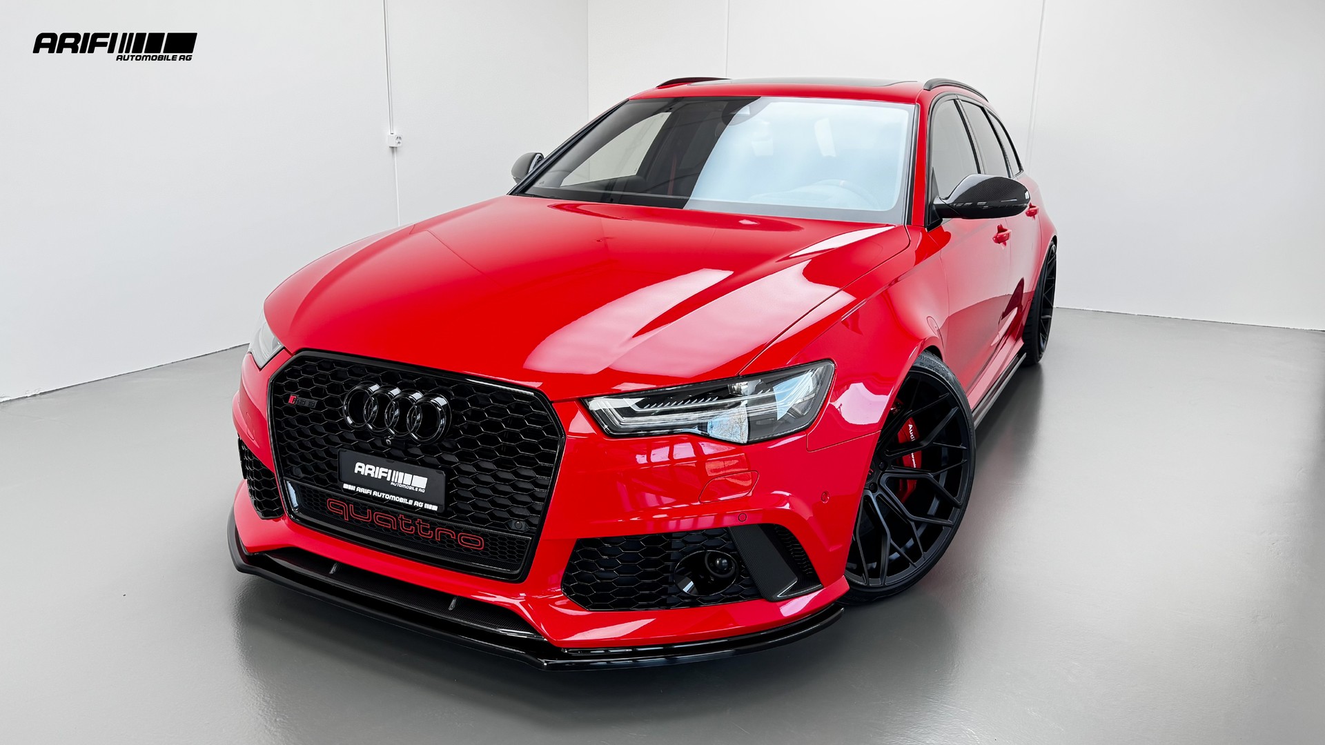 AUDI RS6 Avant Performance Misano-Rot / Audi Exklusive-showroom-element-1