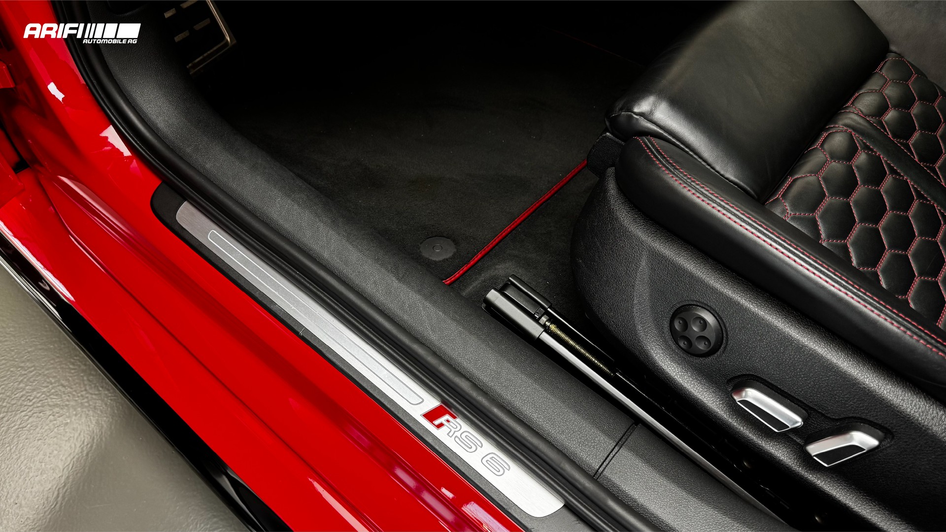 AUDI RS6 Avant Performance Misano-Rot / Audi Exklusive-image-25
