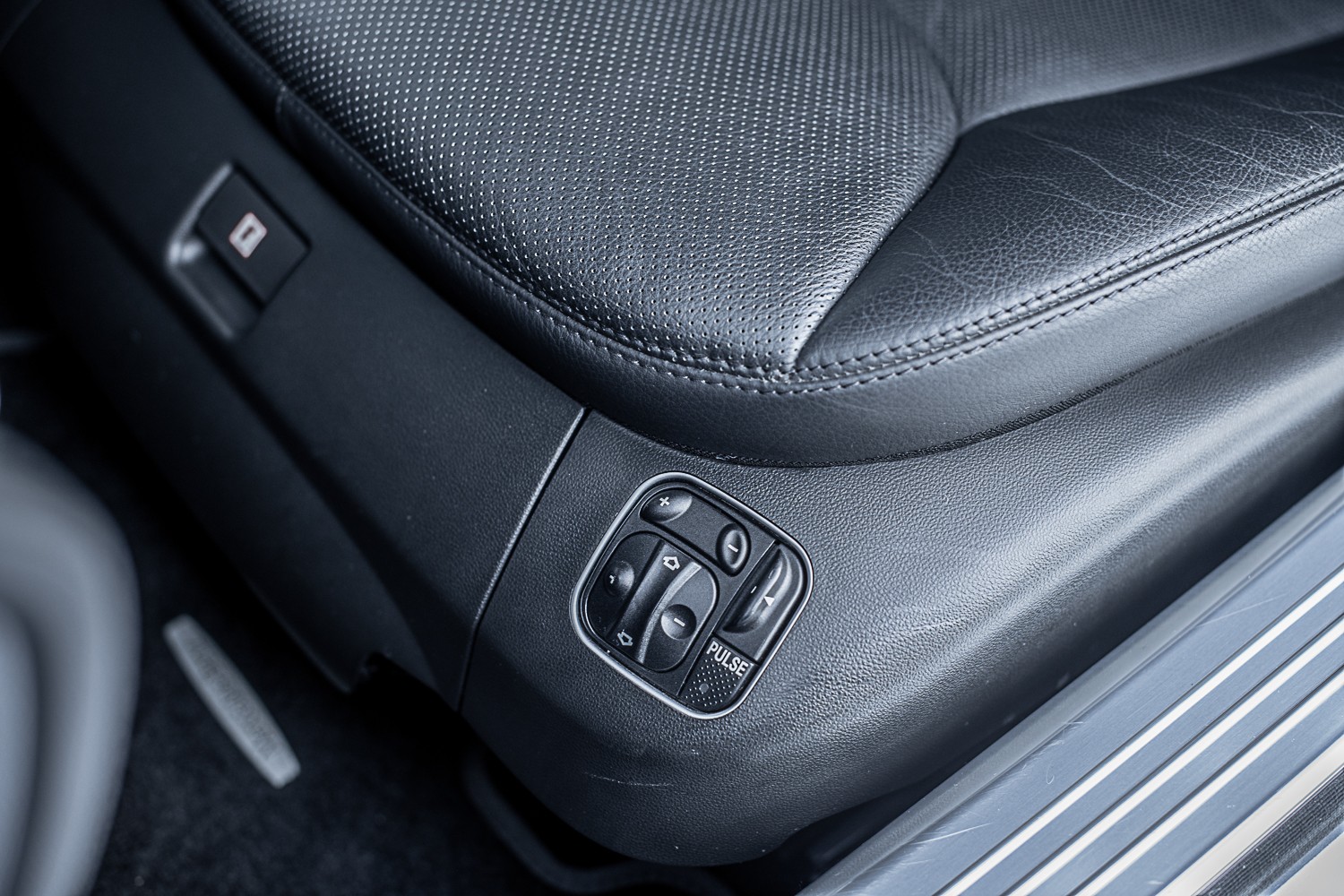 MERCEDES-BENZ SL 500-image-6